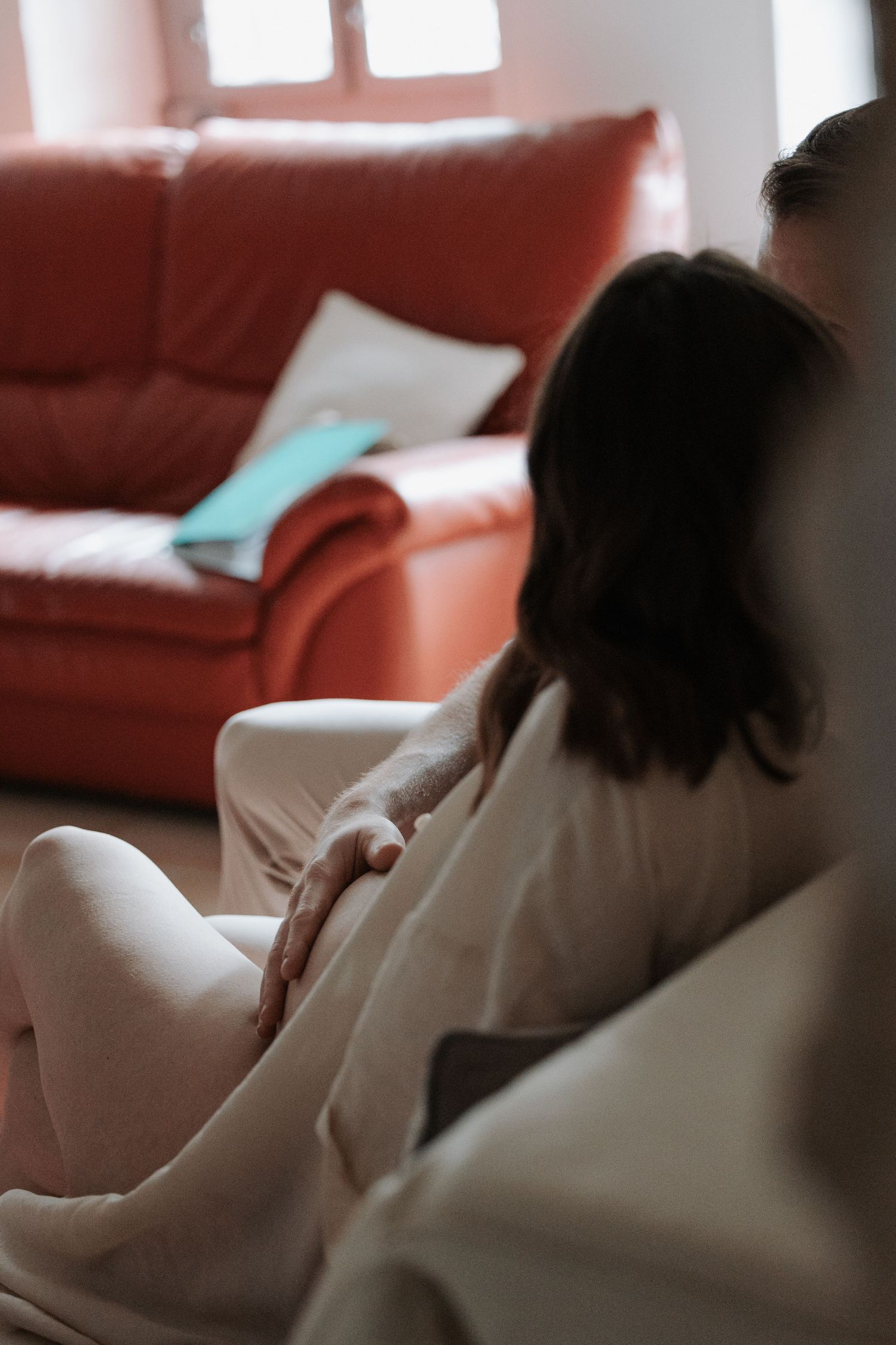 Photographe à Chartres, Eure-et-Loir, je capture vos mariages et instants de vie en famille, couple ou naissance avec émotion.