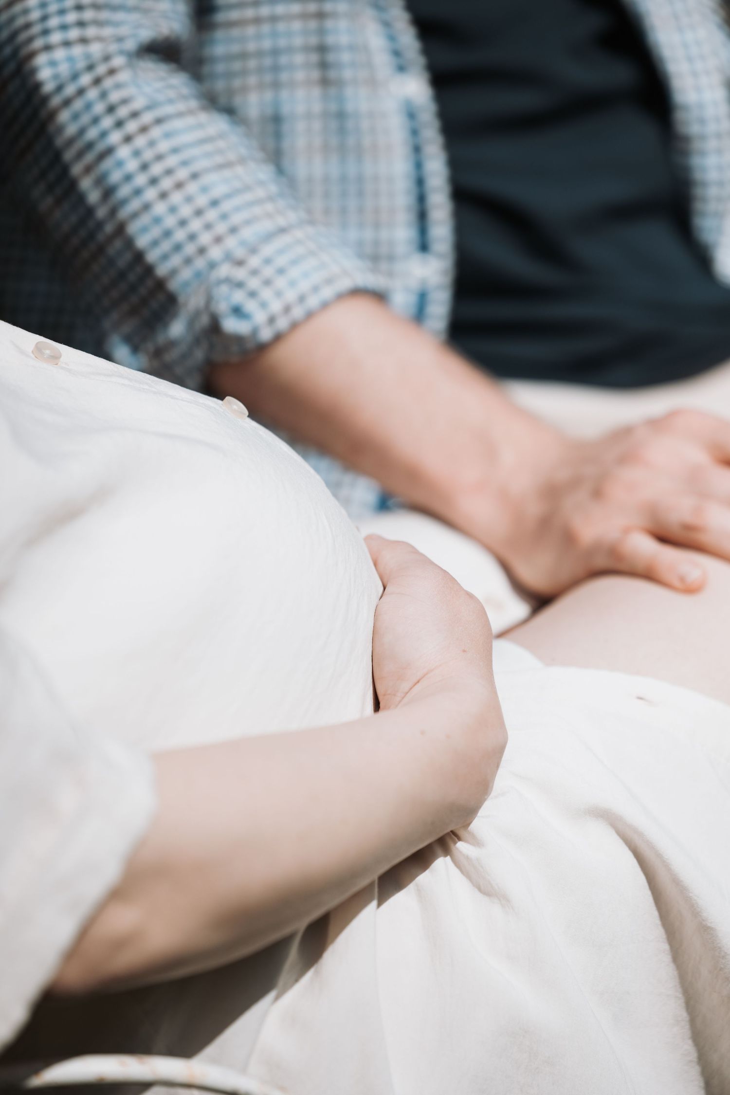 Photographe à Chartres, Eure-et-Loir, je capture vos mariages et instants de vie en famille, couple ou naissance avec émotion.