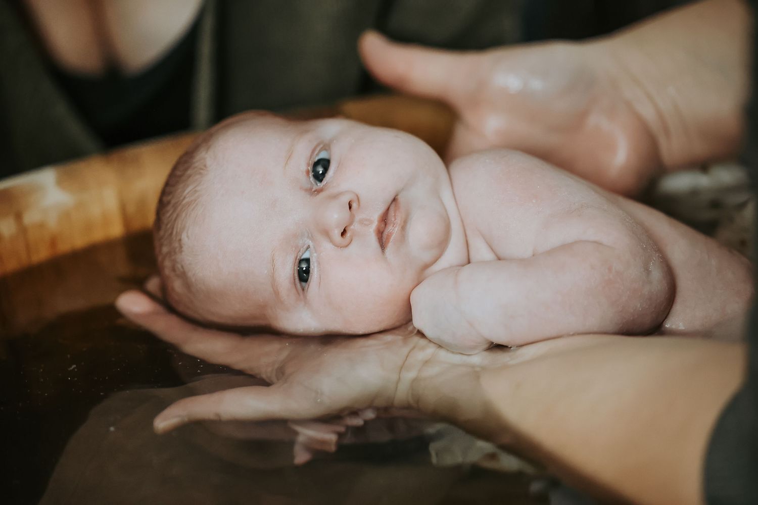 Photographe en Eure et Loir à Chartres, je vous accompagne pour capturer vos moments de vie, en famille, en couple ou lors de votre mariage
