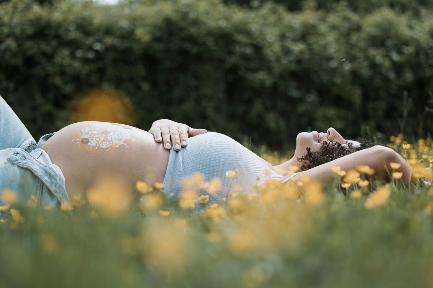 Photographe à Chartres, Eure-et-Loir, je capture vos mariages et instants de vie en famille, couple ou naissance avec émotion.