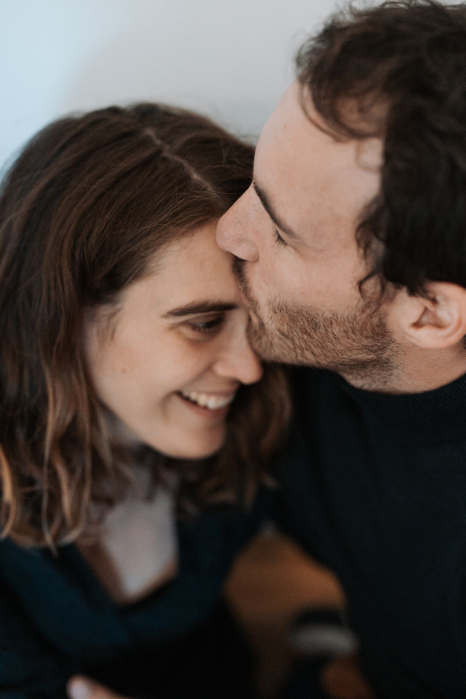 Photographe à Chartres, Eure-et-Loir, je capture vos mariages et instants de vie en famille, couple ou naissance avec émotion.