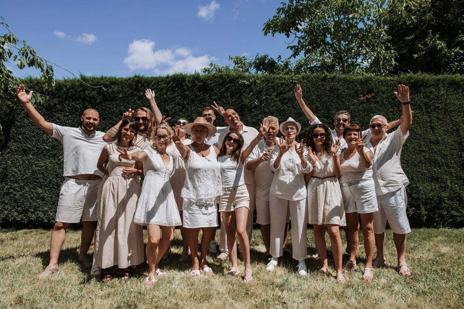 Photographe à Chartres, Eure-et-Loir, je capture vos mariages et instants de vie en famille, couple ou naissance avec émotion.