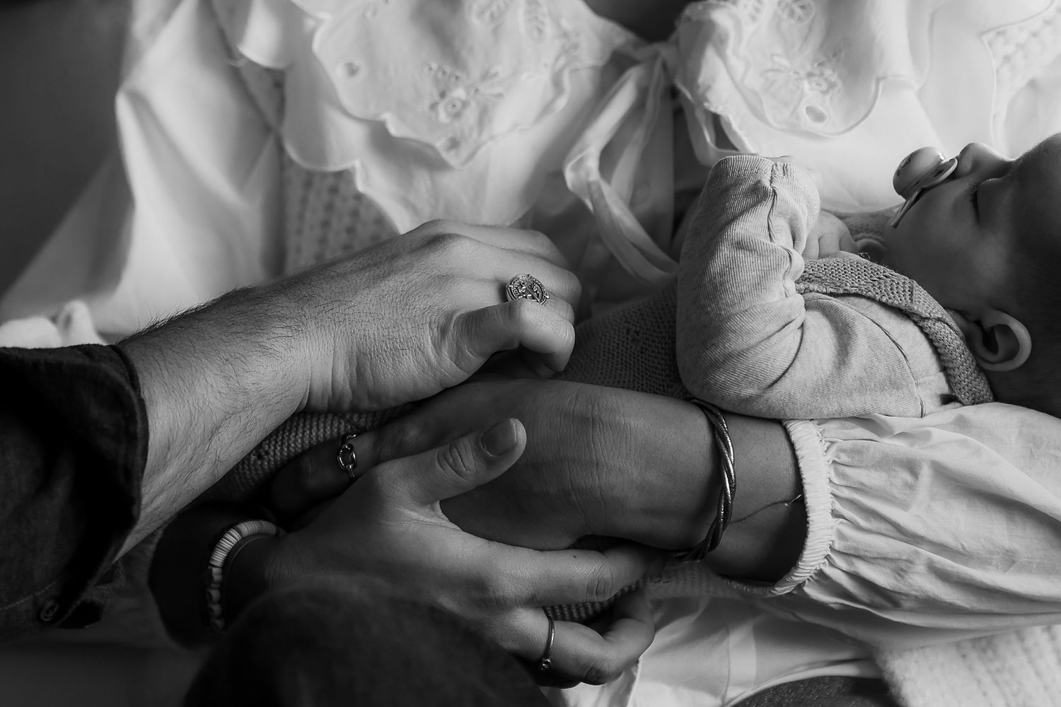 Photographe en Eure et Loir à Chartres, je vous accompagne pour capturer vos moments de vie, en famille, en couple ou lors de votre mariage