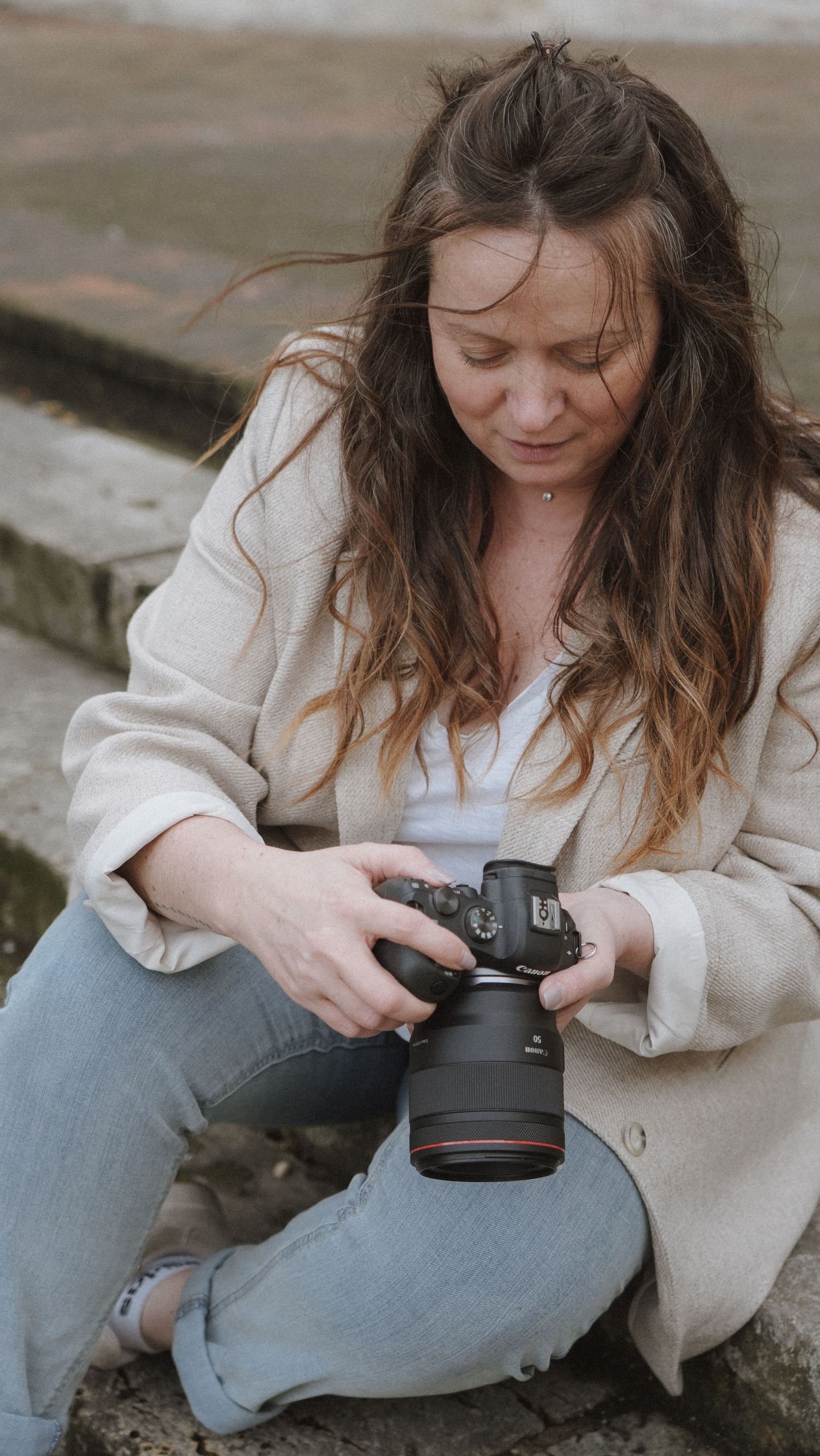 Photographe à Chartres, Eure-et-Loir, je capture vos mariages et instants de vie en famille, couple ou naissance avec émotion.