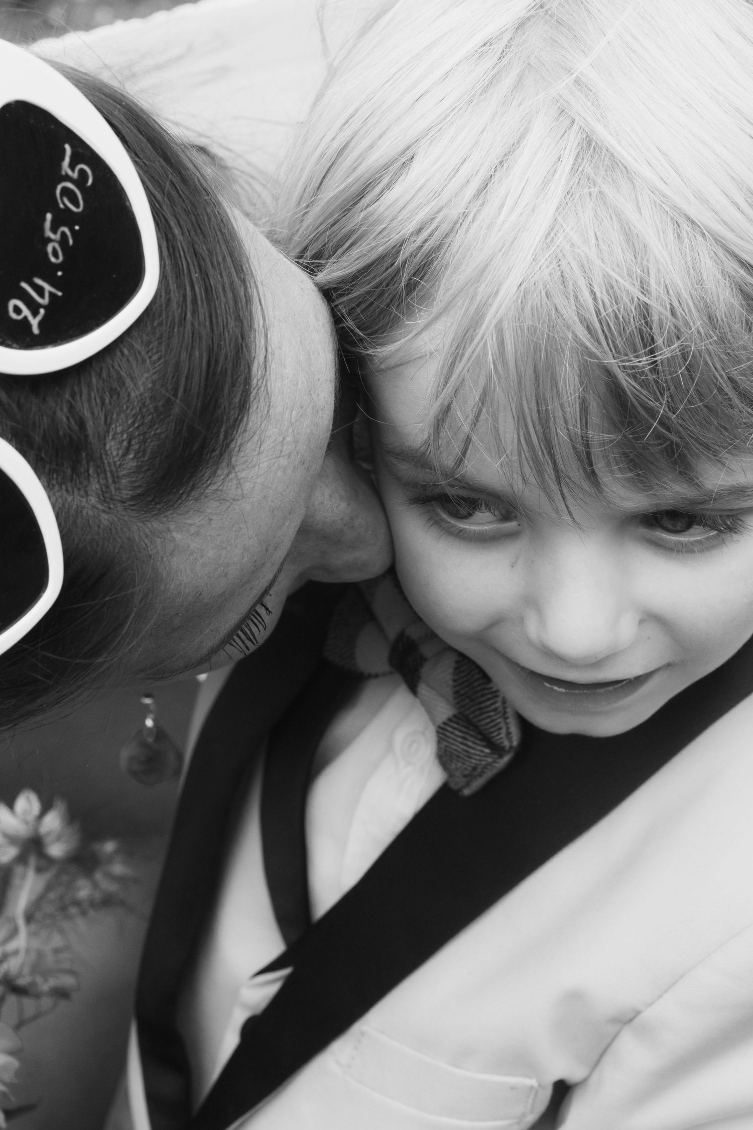 Photographe à Chartres, Eure-et-Loir, je capture vos mariages et instants de vie en famille, couple ou naissance avec émotion.
