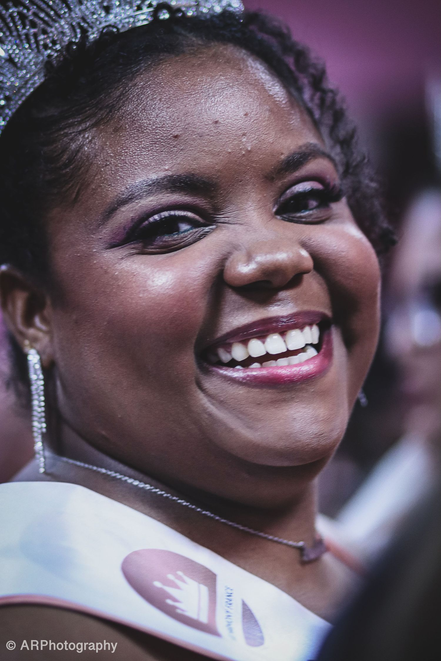 Photographe à Chartres, Eure-et-Loir, je capture vos mariages et instants de vie en famille, couple ou naissance avec émotion.