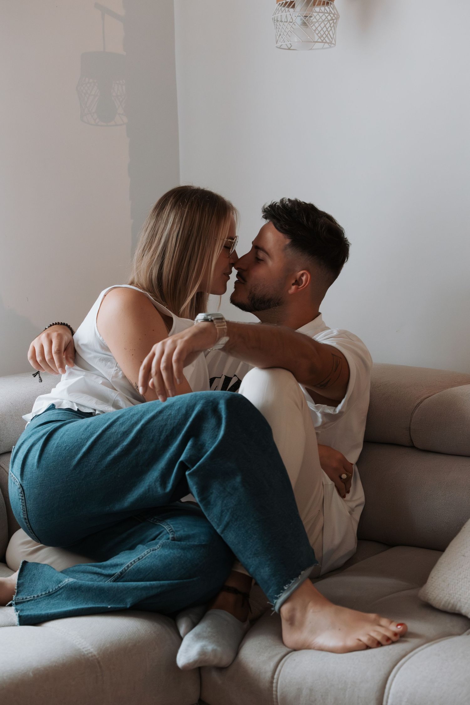 Photographe à Chartres, Eure-et-Loir, je capture vos mariages et instants de vie en famille, couple ou naissance avec émotion.