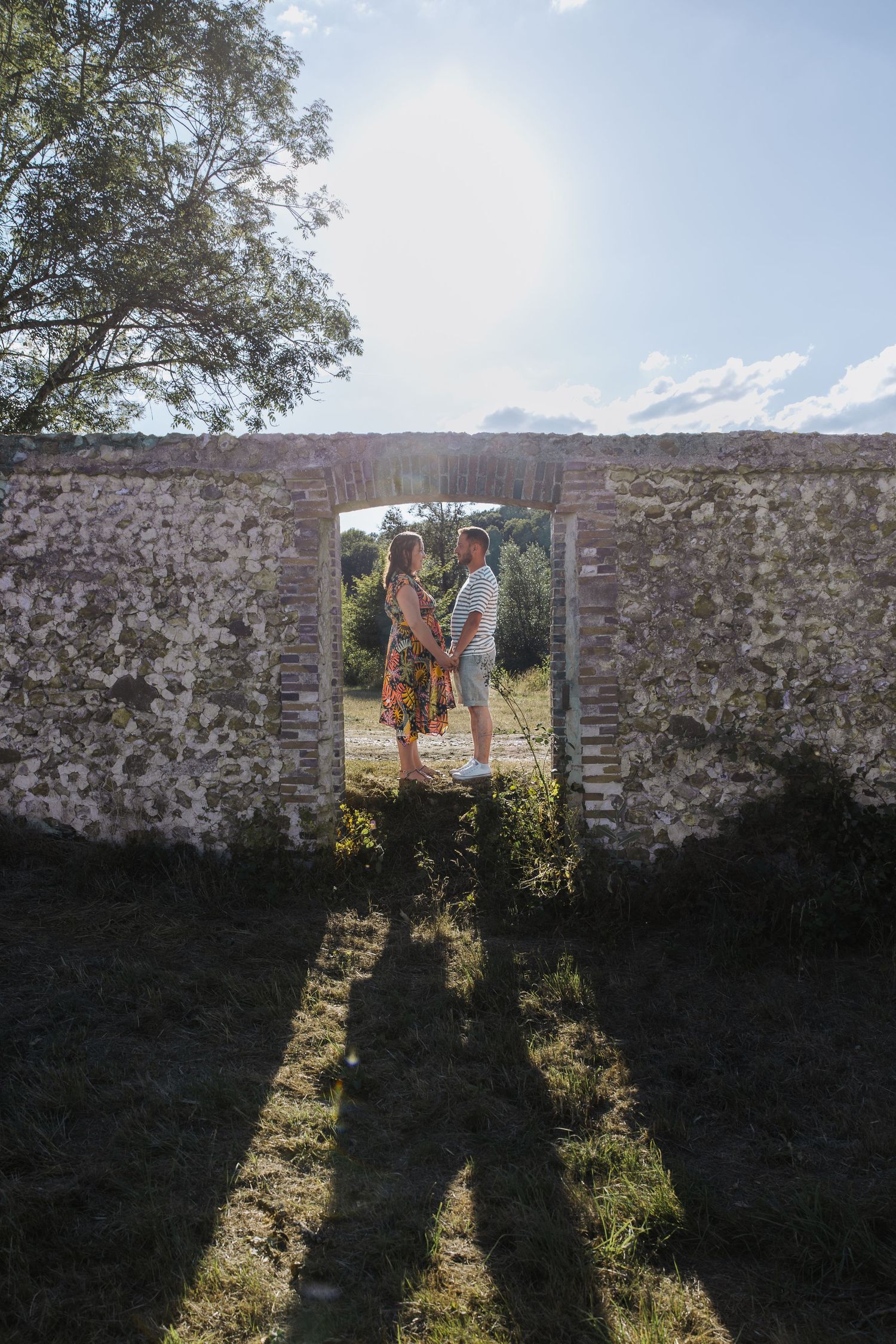 Photographe à Chartres, Eure-et-Loir, je capture vos mariages et instants de vie en famille, couple ou naissance avec émotion.