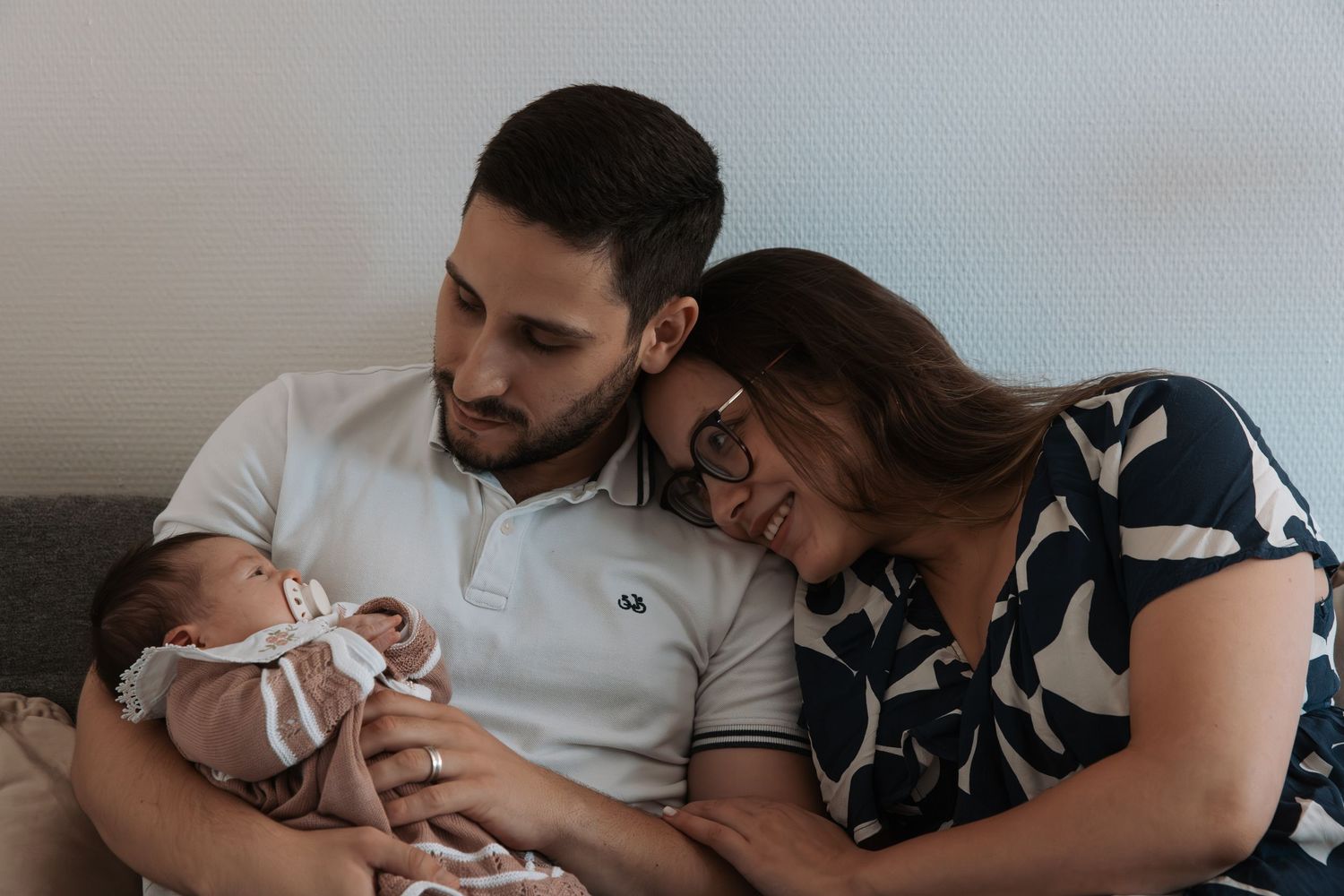 Photographe à Chartres, Eure-et-Loir, je capture vos mariages et instants de vie en famille, couple ou naissance avec émotion.