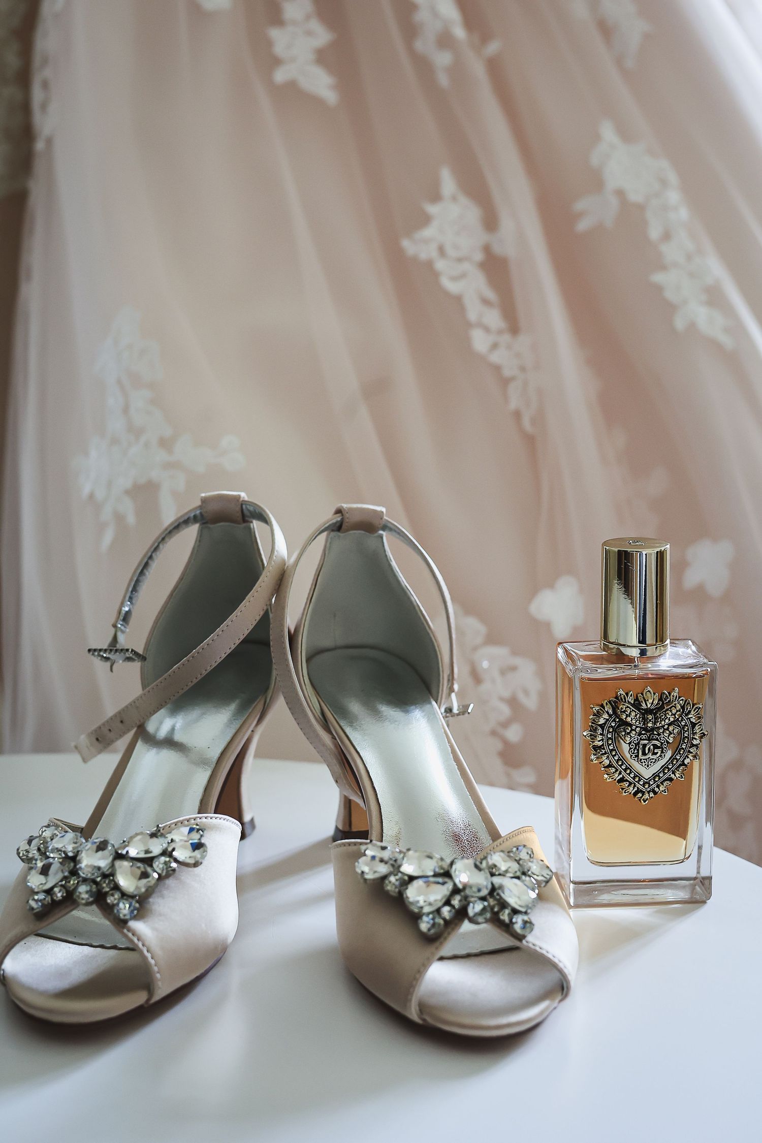 Photographe en Eure et Loir à Chartres, je vous accompagne pour capturer vos moments de vie, en famille, en couple ou lors de votre mariage