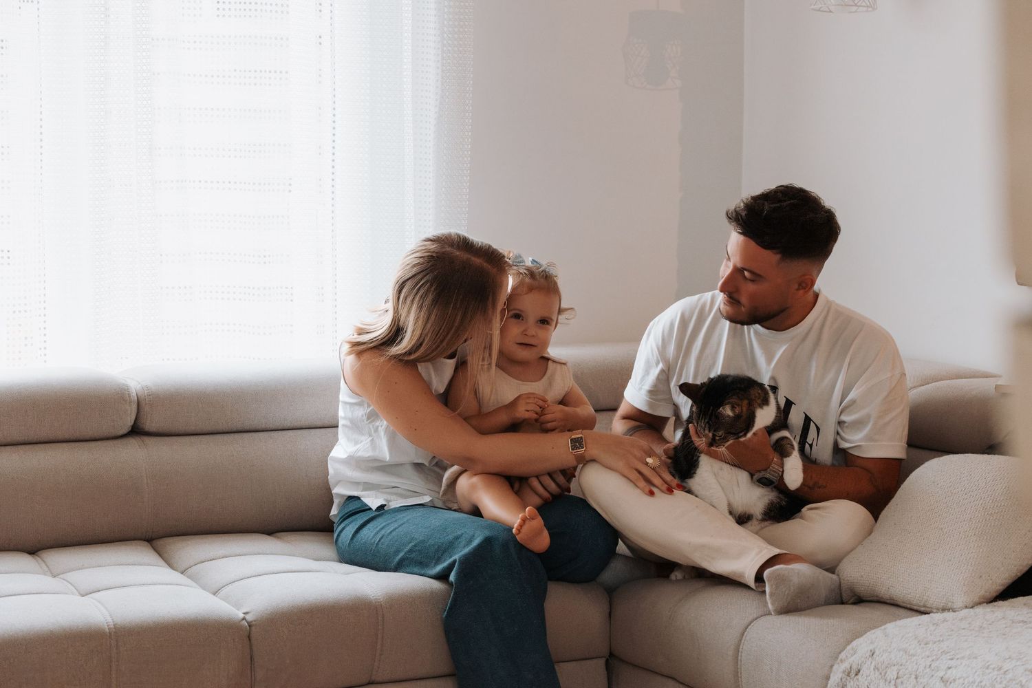 Photographe à Chartres, Eure-et-Loir, je capture vos mariages et instants de vie en famille, couple ou naissance avec émotion.