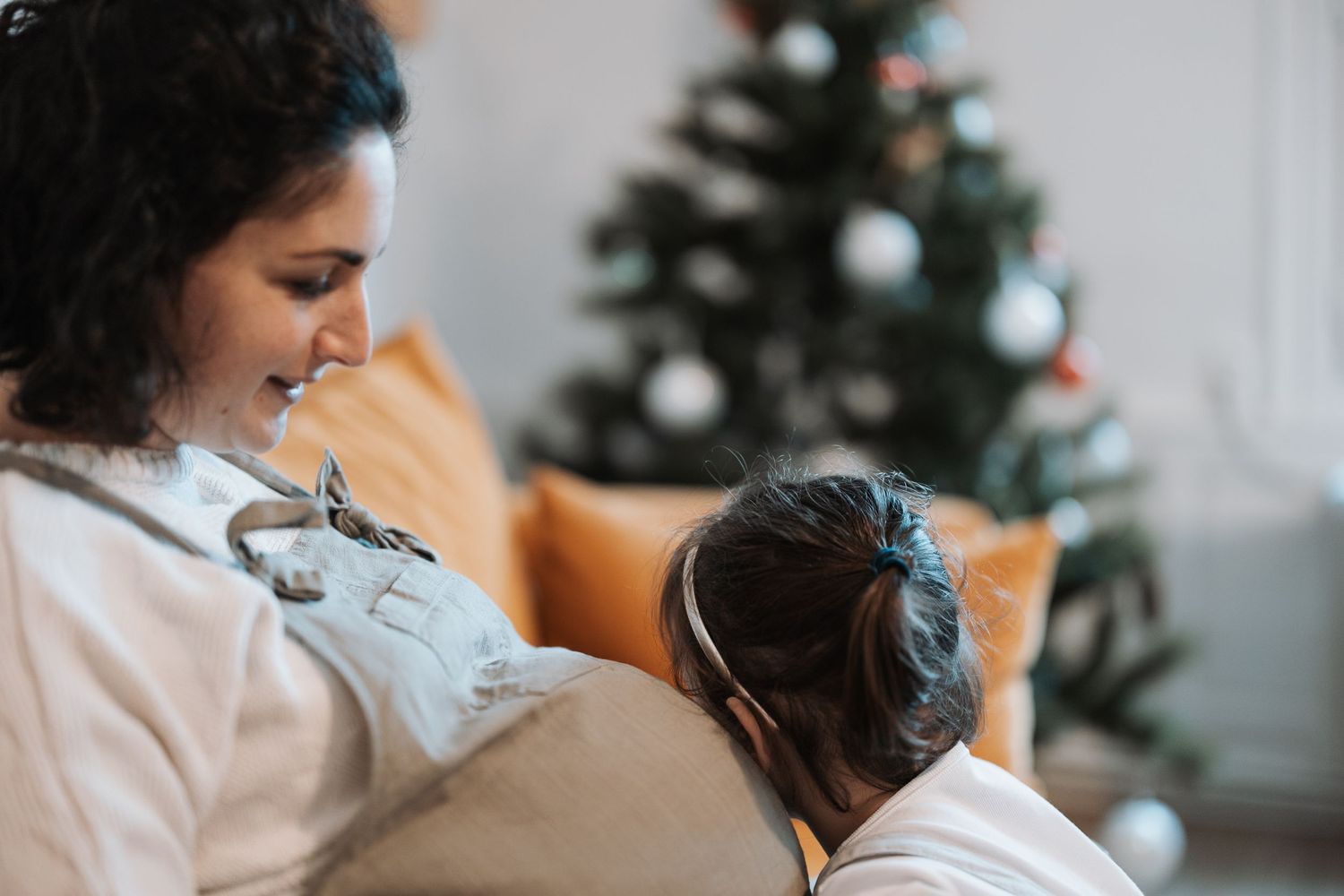 Photographe à Chartres, Eure-et-Loir, je capture vos mariages et instants de vie en famille, couple ou naissance avec émotion.