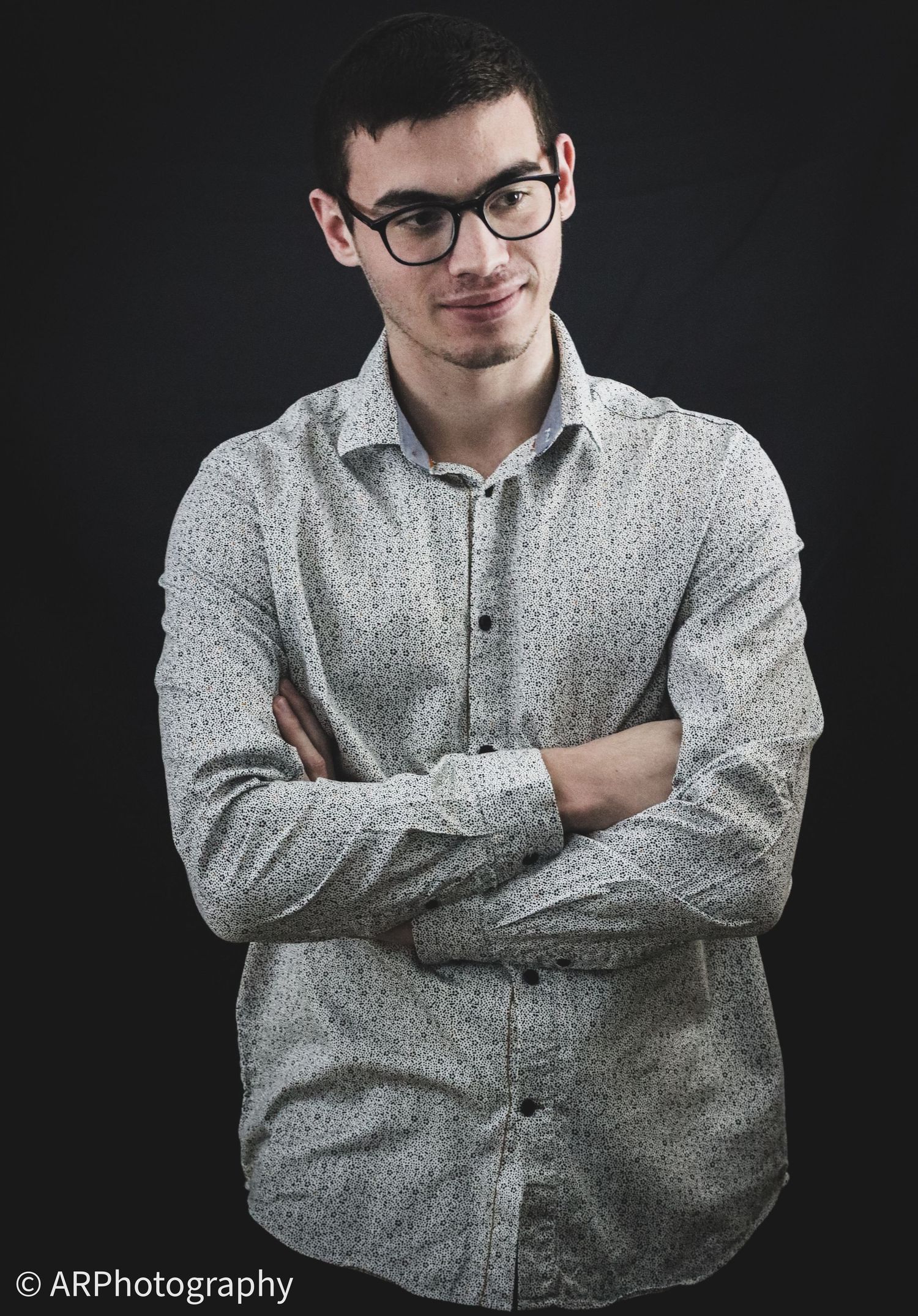 Photographe à Chartres, Eure-et-Loir, je capture vos mariages et instants de vie en famille, couple ou naissance avec émotion.