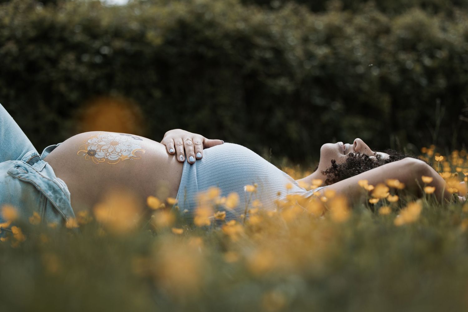 Photographe à Chartres, Eure-et-Loir, je capture vos mariages et instants de vie en famille, couple ou naissance avec émotion.