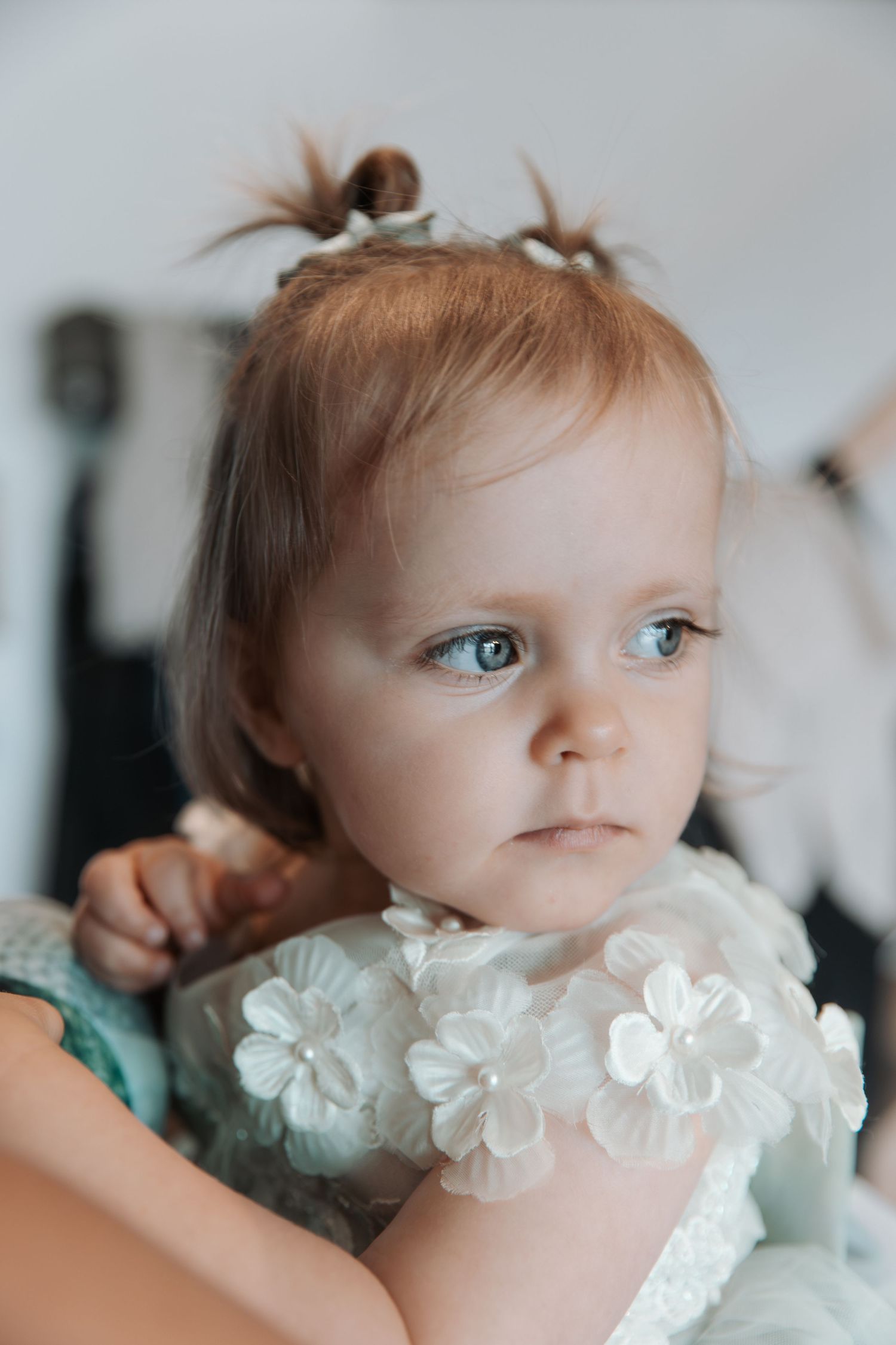 Photographe à Chartres, Eure-et-Loir, je capture vos mariages et instants de vie en famille, couple ou naissance avec émotion.