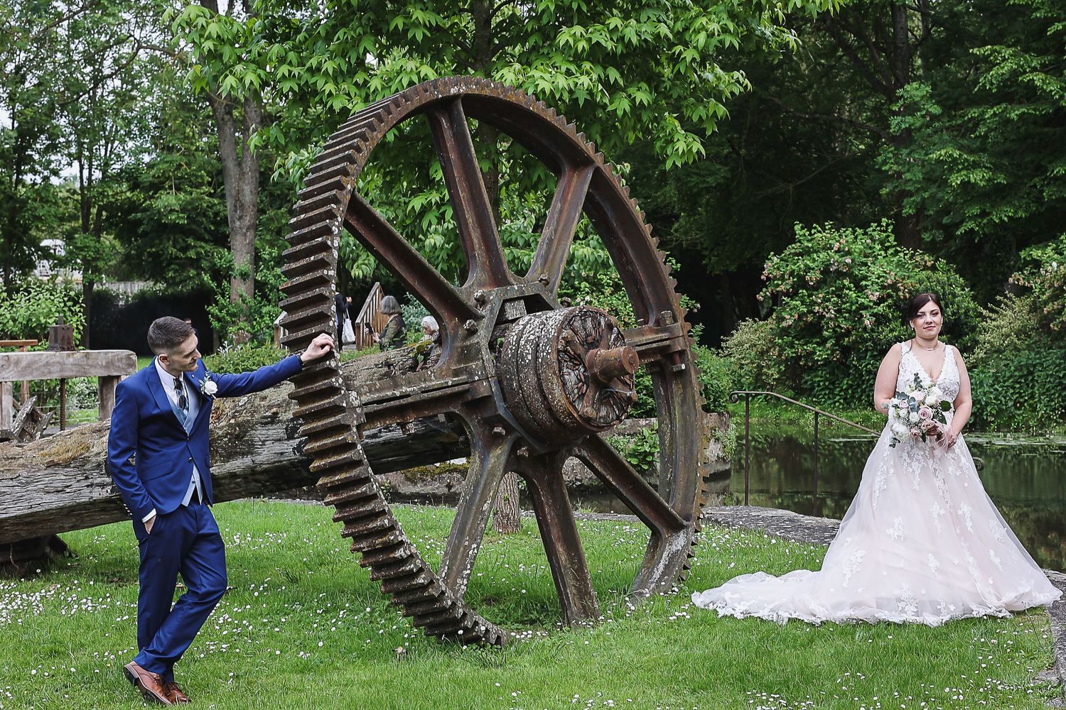 Photographe en Eure et Loir à Chartres, je vous accompagne pour capturer vos moments de vie, en famille, en couple ou lors de votre mariage