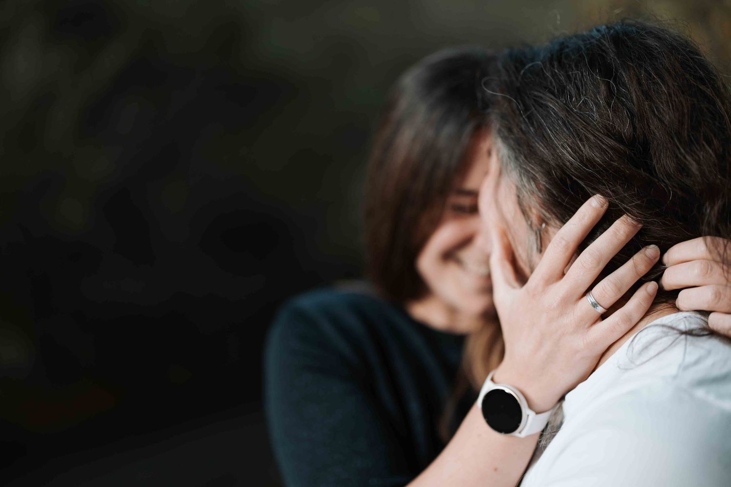 Photographe à Chartres, Eure-et-Loir, je capture vos mariages et instants de vie en famille, couple ou naissance avec émotion.