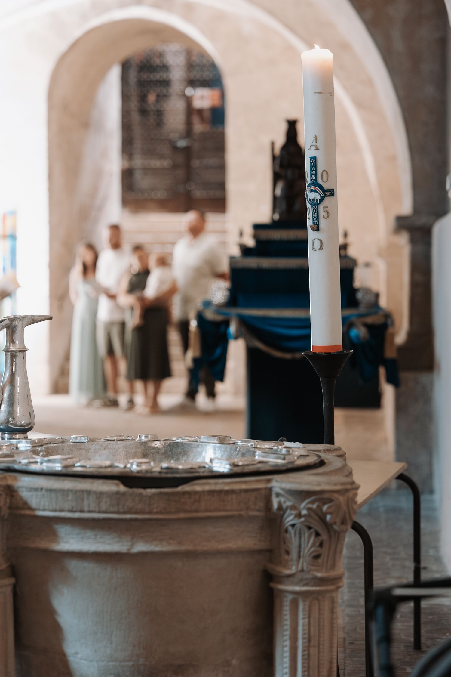 Photographe à Chartres, Eure-et-Loir, je capture vos mariages et instants de vie en famille, couple ou naissance avec émotion.