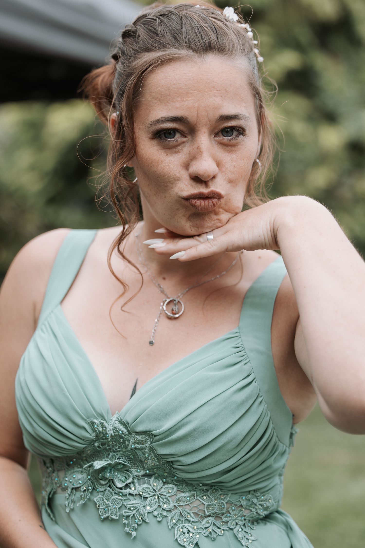 Photographe à Chartres, Eure-et-Loir, je capture vos mariages et instants de vie en famille, couple ou naissance avec émotion.