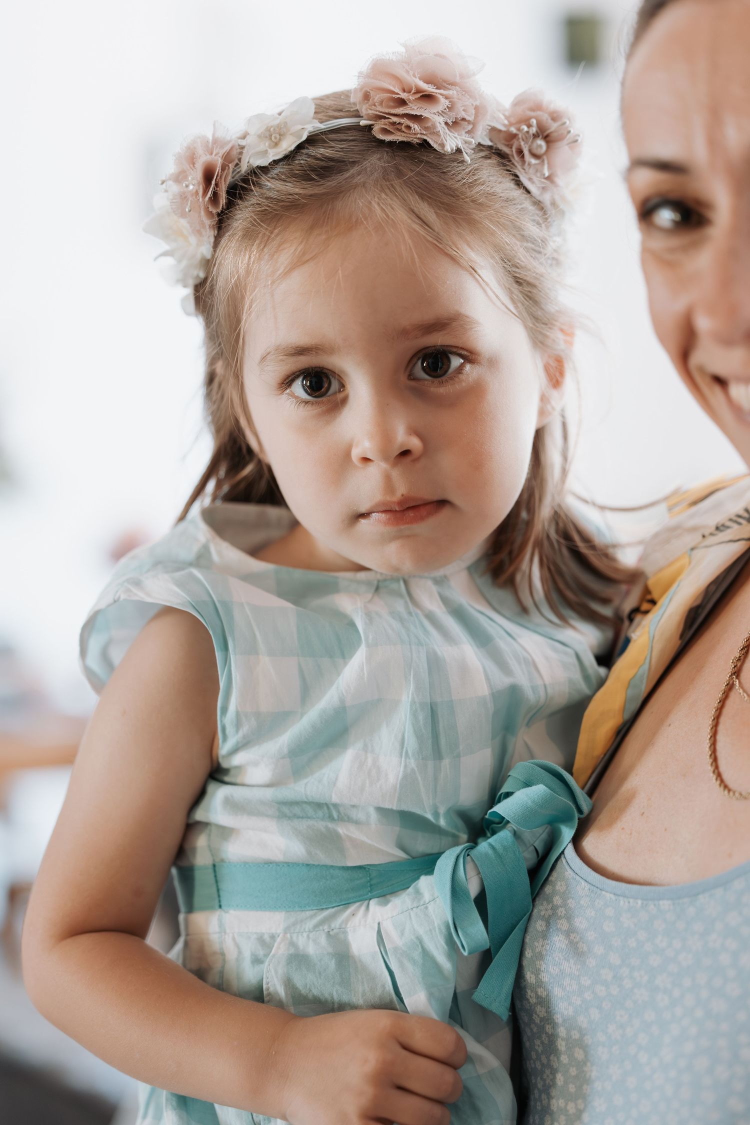 Photographe à Chartres, Eure-et-Loir, je capture vos mariages et instants de vie en famille, couple ou naissance avec émotion.
