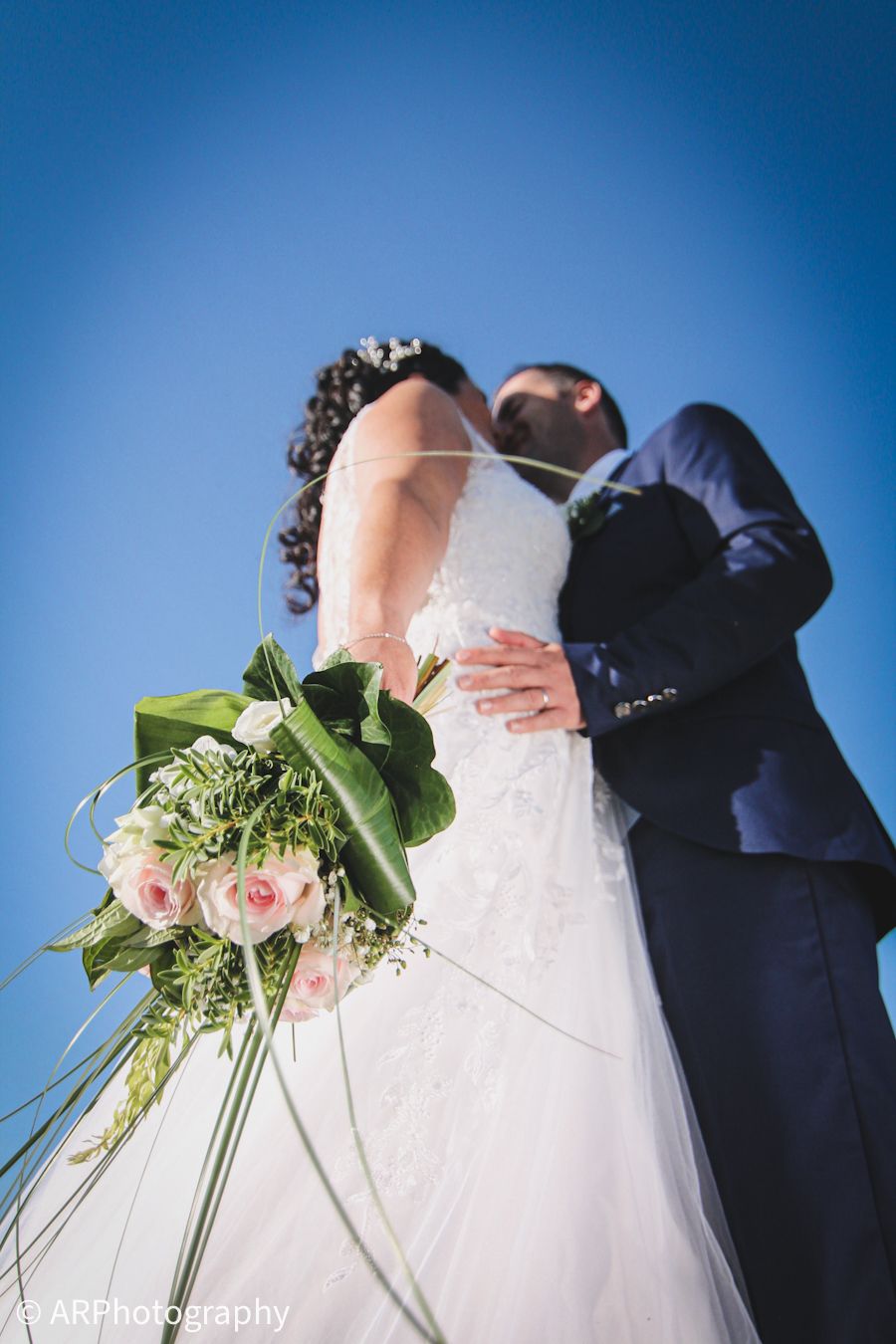 Photographe en Eure et Loir à Chartres, je vous accompagne pour capturer vos moments de vie, en famille, en couple ou lors de votre mariage
