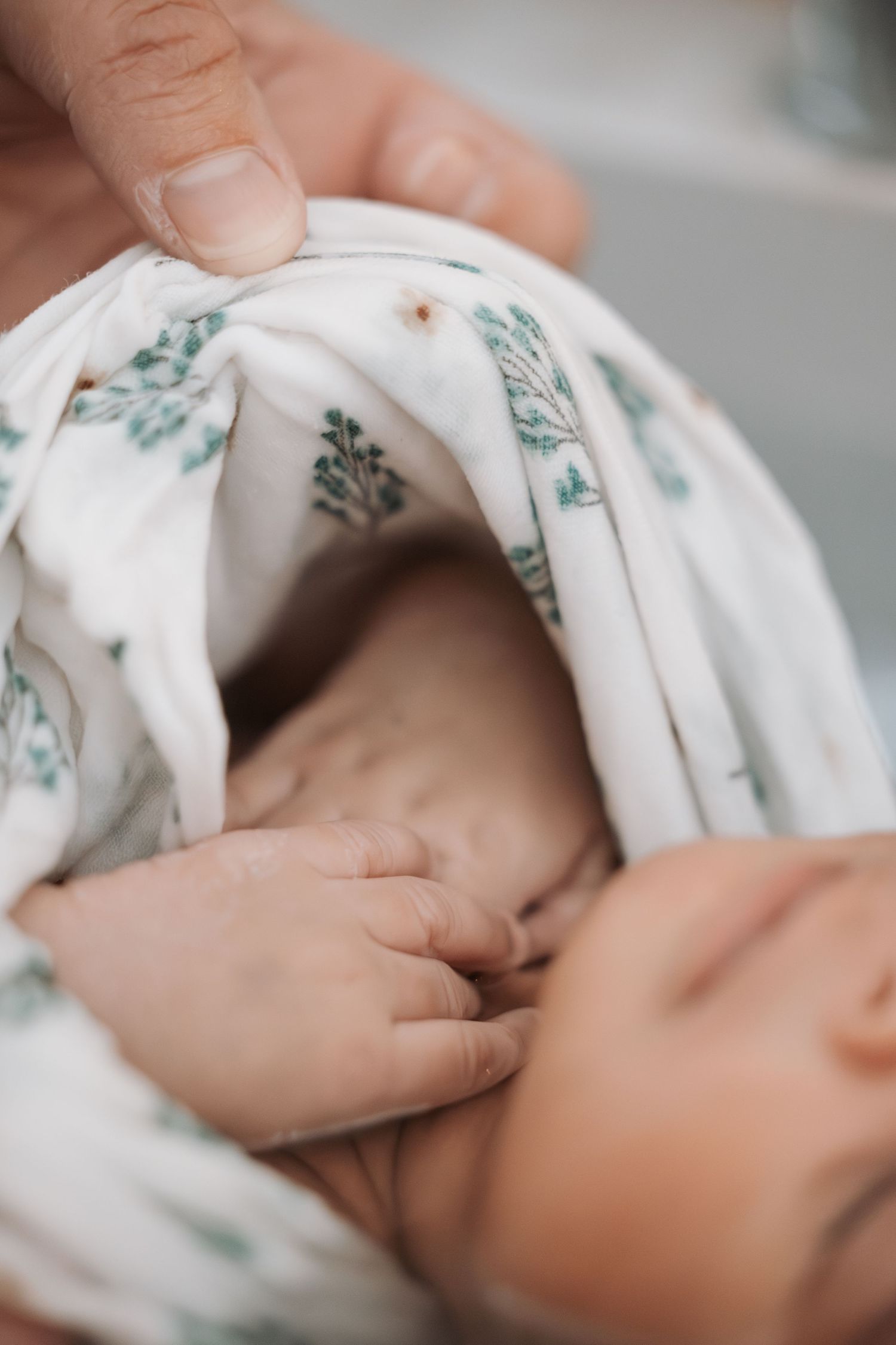 Photographe à Chartres, Eure-et-Loir, je capture vos mariages et instants de vie en famille, couple ou naissance avec émotion.