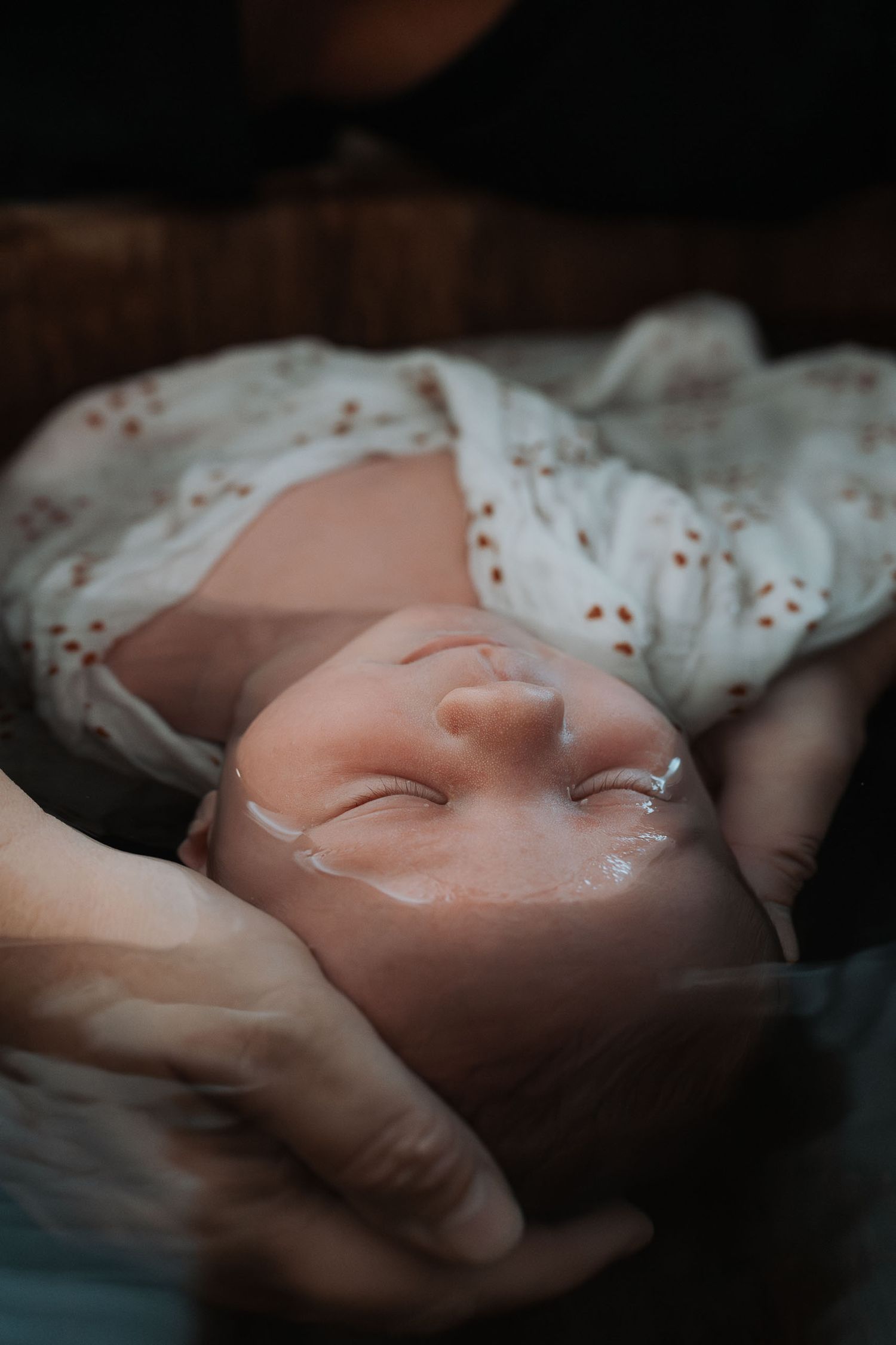 Photographe à Chartres, Eure-et-Loir, je capture vos mariages et instants de vie en famille, couple ou naissance avec émotion.