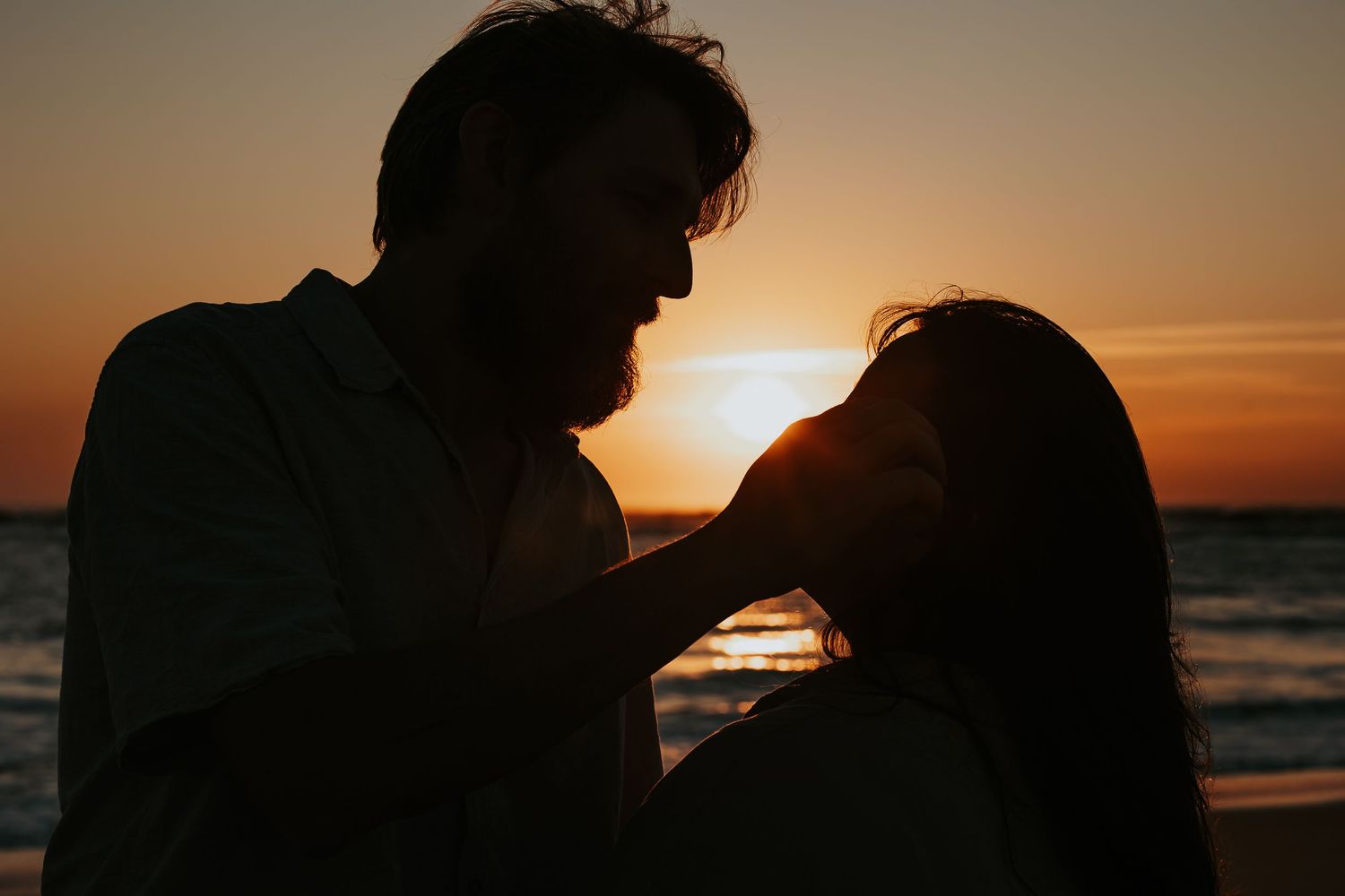Photographe à Chartres, Eure-et-Loir, je capture vos mariages et instants de vie en famille, couple ou naissance avec émotion.