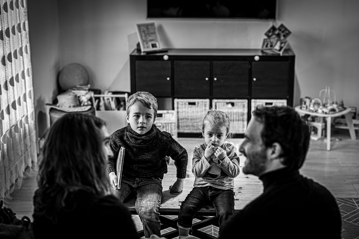 Photographe à Chartres, Eure-et-Loir, je capture vos mariages et instants de vie en famille, couple ou naissance avec émotion.