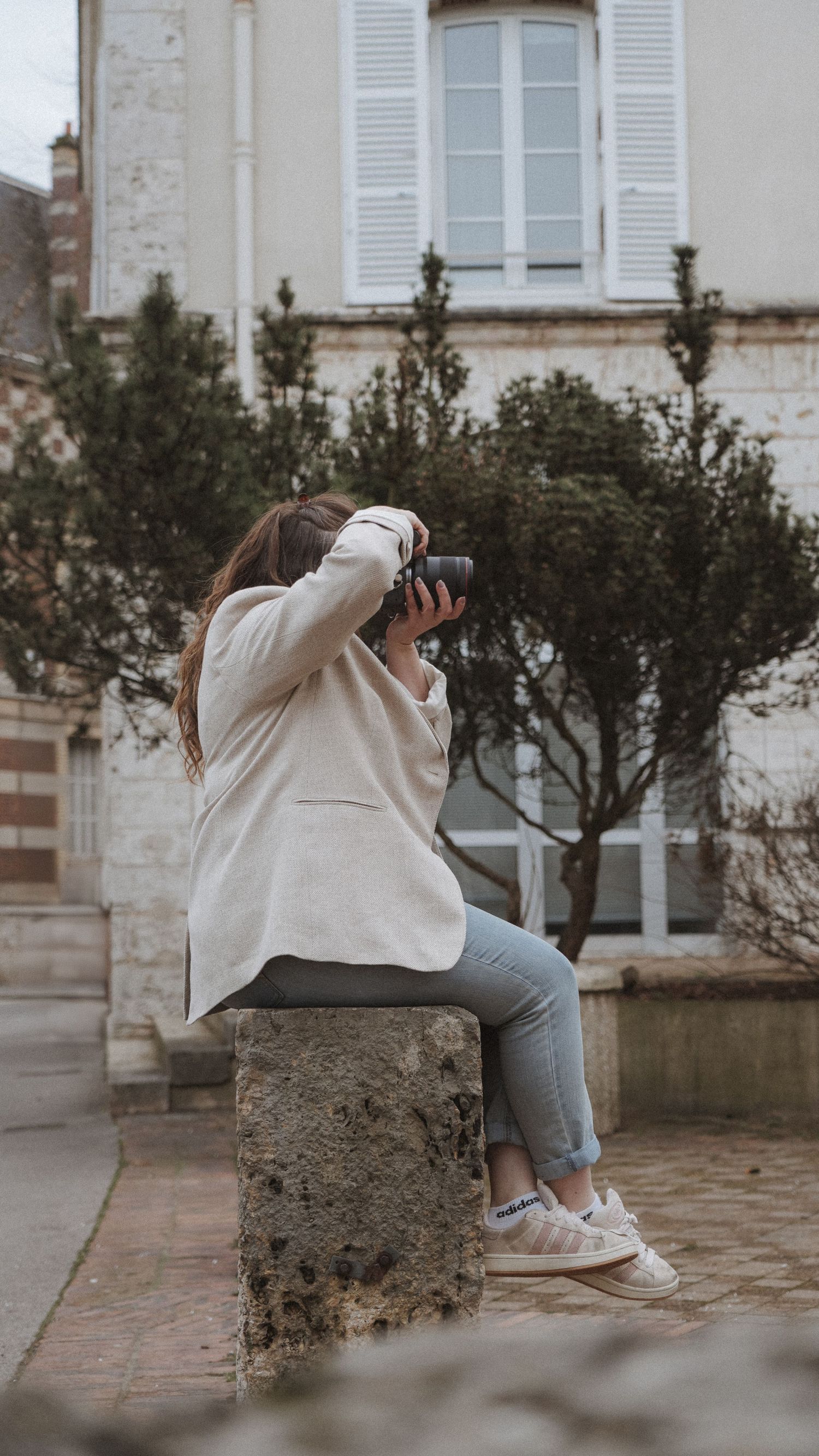Photographe à Chartres, Eure-et-Loir, je capture vos mariages et instants de vie en famille, couple ou naissance avec émotion.