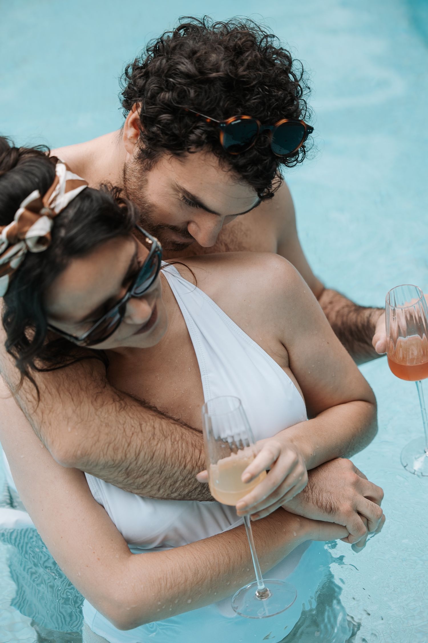 Photographe à Chartres, Eure-et-Loir, je capture vos mariages et instants de vie en famille, couple ou naissance avec émotion.