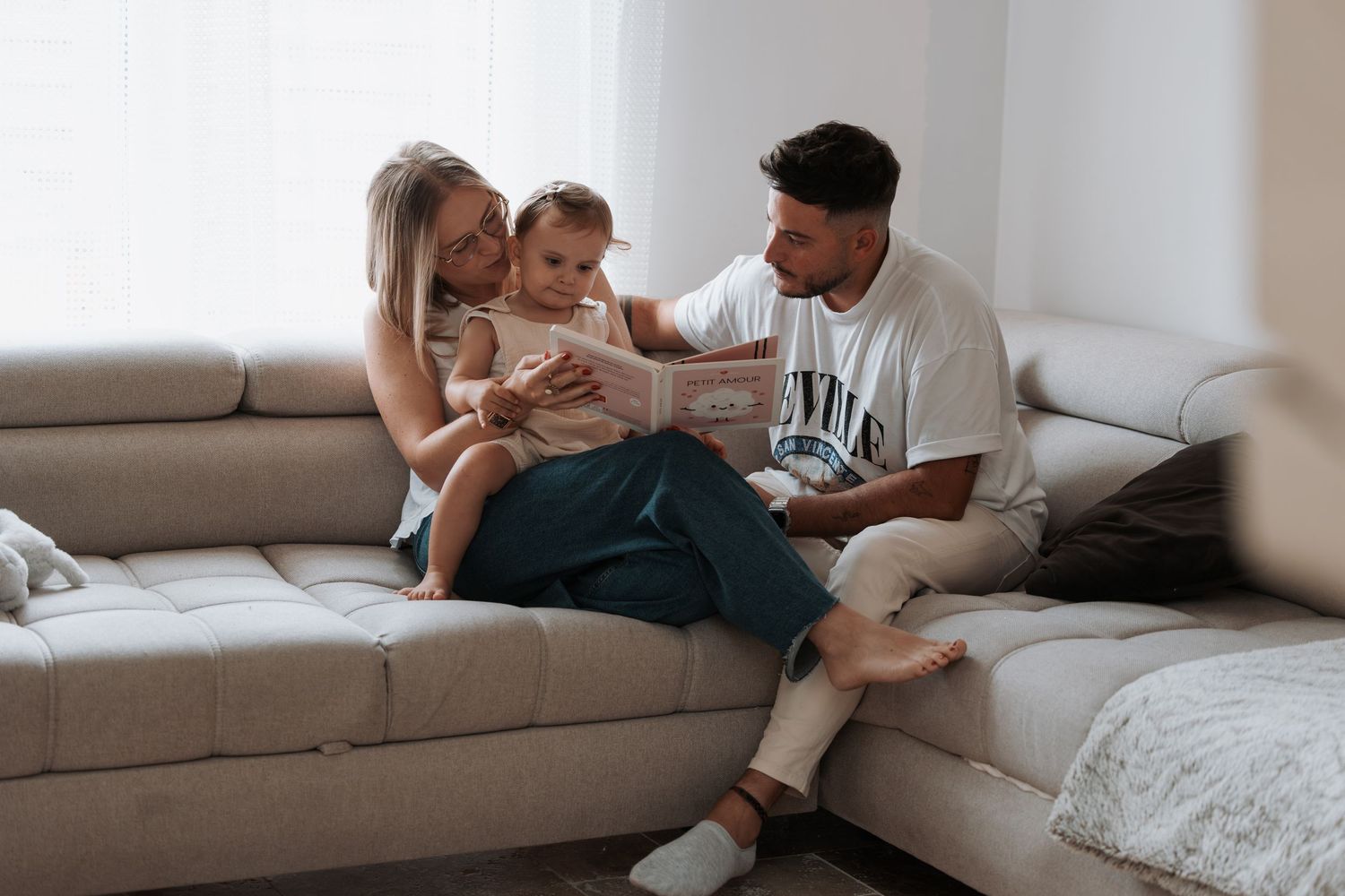 Photographe à Chartres, Eure-et-Loir, je capture vos mariages et instants de vie en famille, couple ou naissance avec émotion.