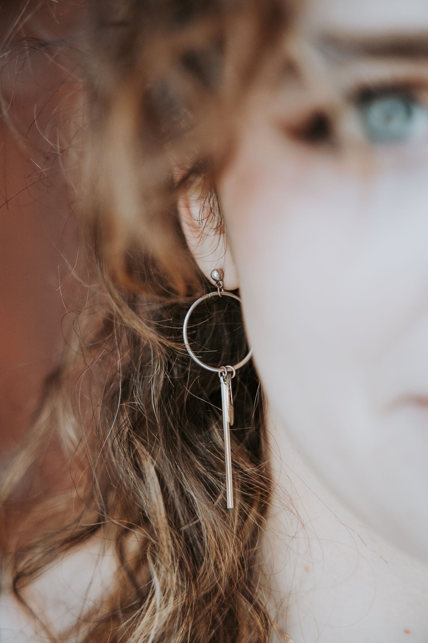 Photographe à Chartres, Eure-et-Loir, je capture vos mariages et instants de vie en famille, couple ou naissance avec émotion.