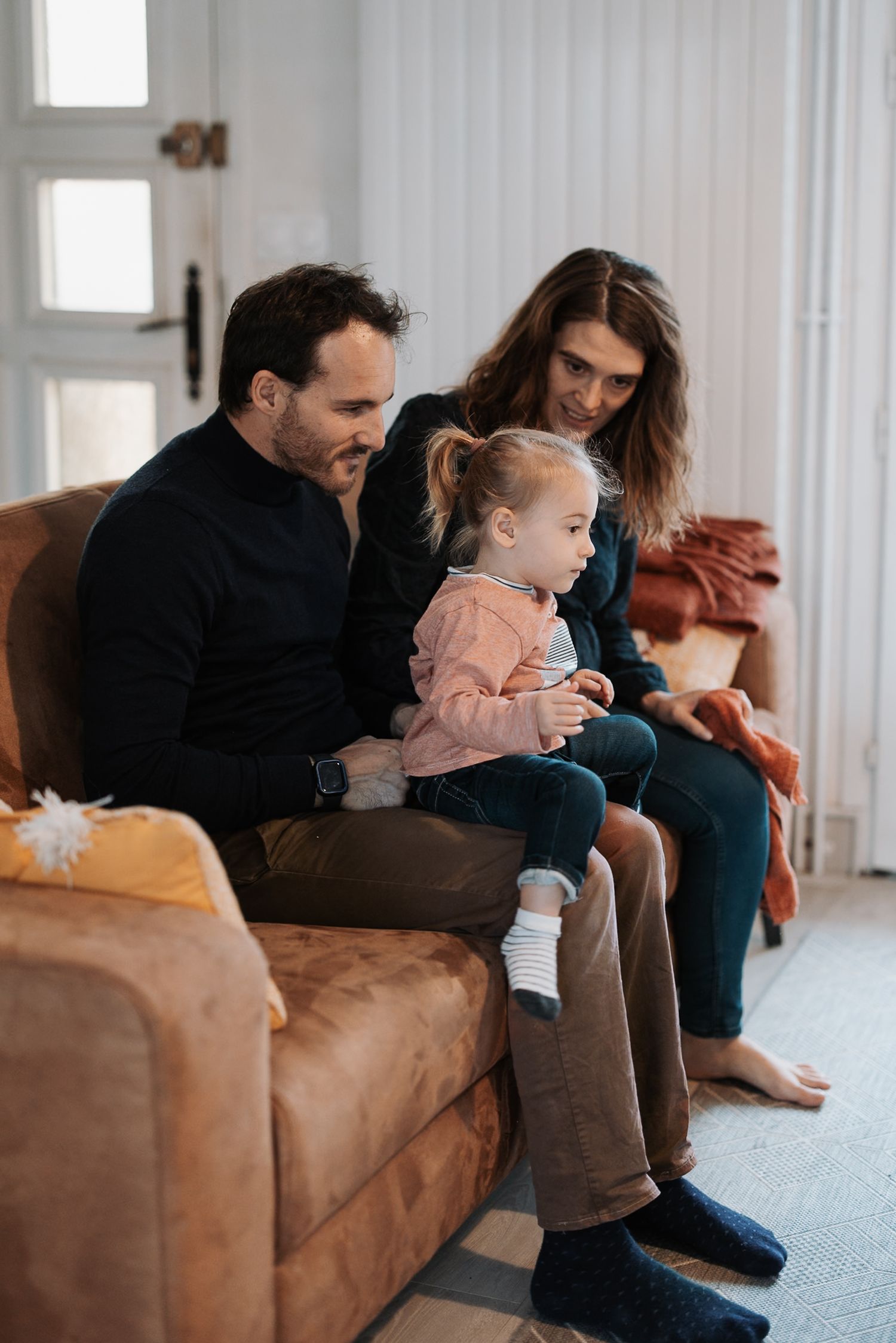 Photographe à Chartres, Eure-et-Loir, je capture vos mariages et instants de vie en famille, couple ou naissance avec émotion.