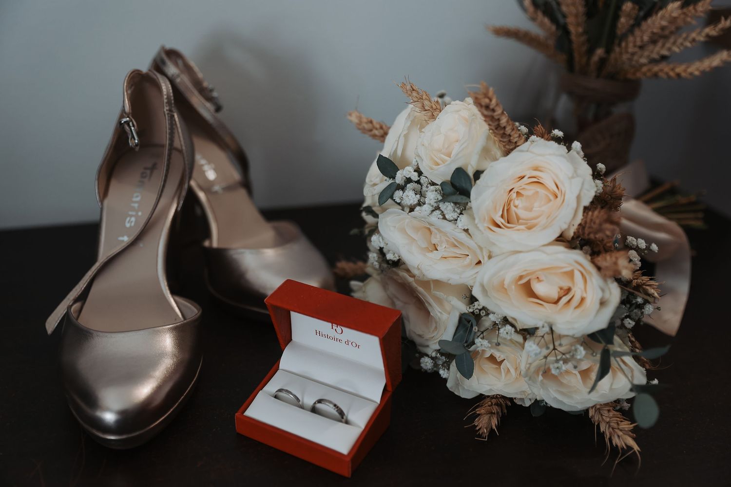 Photographe en Eure et Loir à Chartres, je vous accompagne pour capturer vos moments de vie, en famille, en couple ou lors de votre mariage