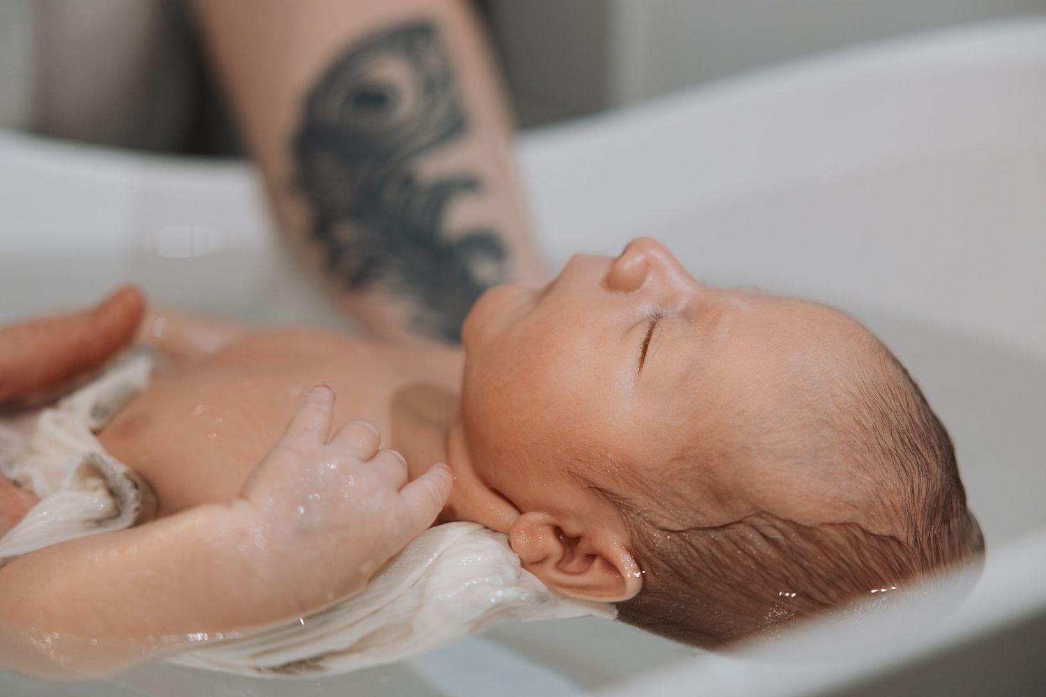 Photographe à Chartres, Eure-et-Loir, je capture vos mariages et instants de vie en famille, couple ou naissance avec émotion.