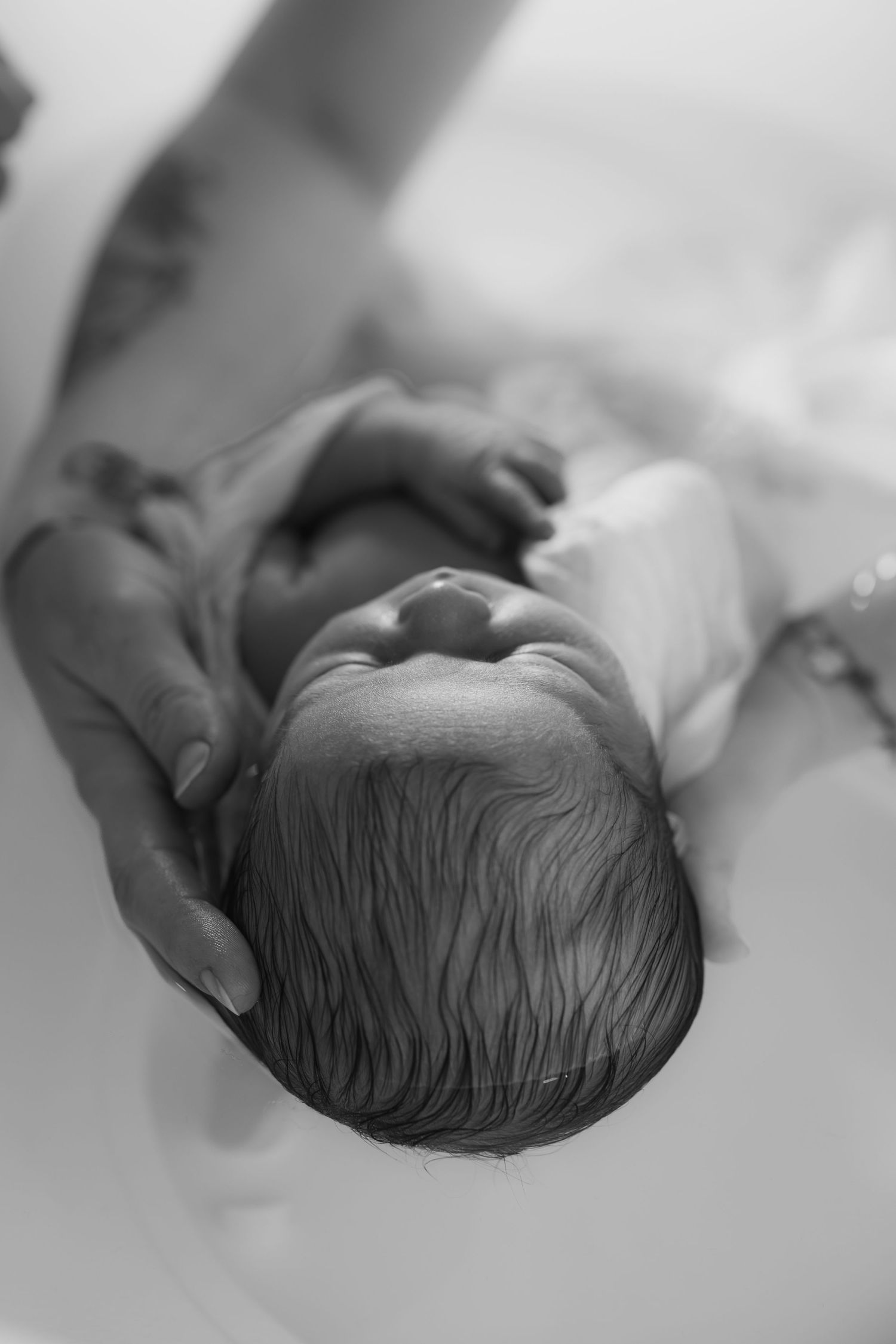 Photographe à Chartres, Eure-et-Loir, je capture vos mariages et instants de vie en famille, couple ou naissance avec émotion.