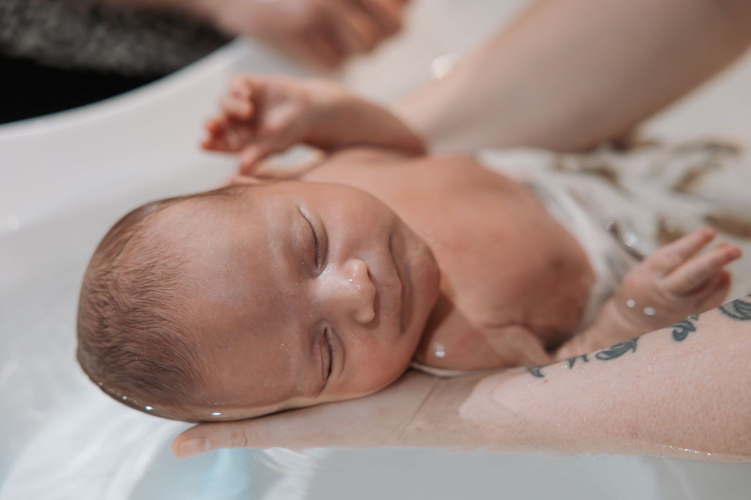 Photographe à Chartres, Eure-et-Loir, je capture vos mariages et instants de vie en famille, couple ou naissance avec émotion.