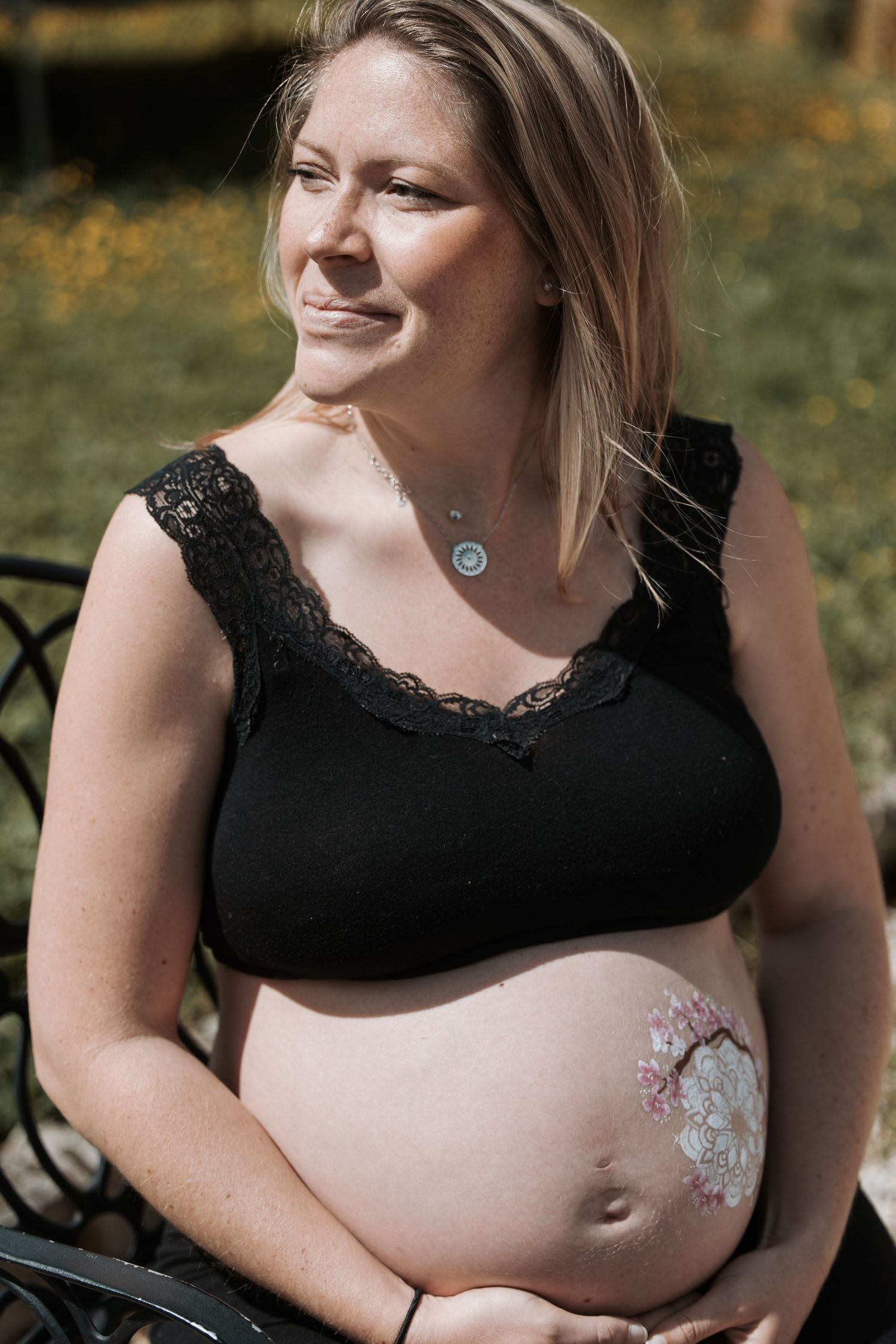 Photographe à Chartres, Eure-et-Loir, je capture vos mariages et instants de vie en famille, couple ou naissance avec émotion.