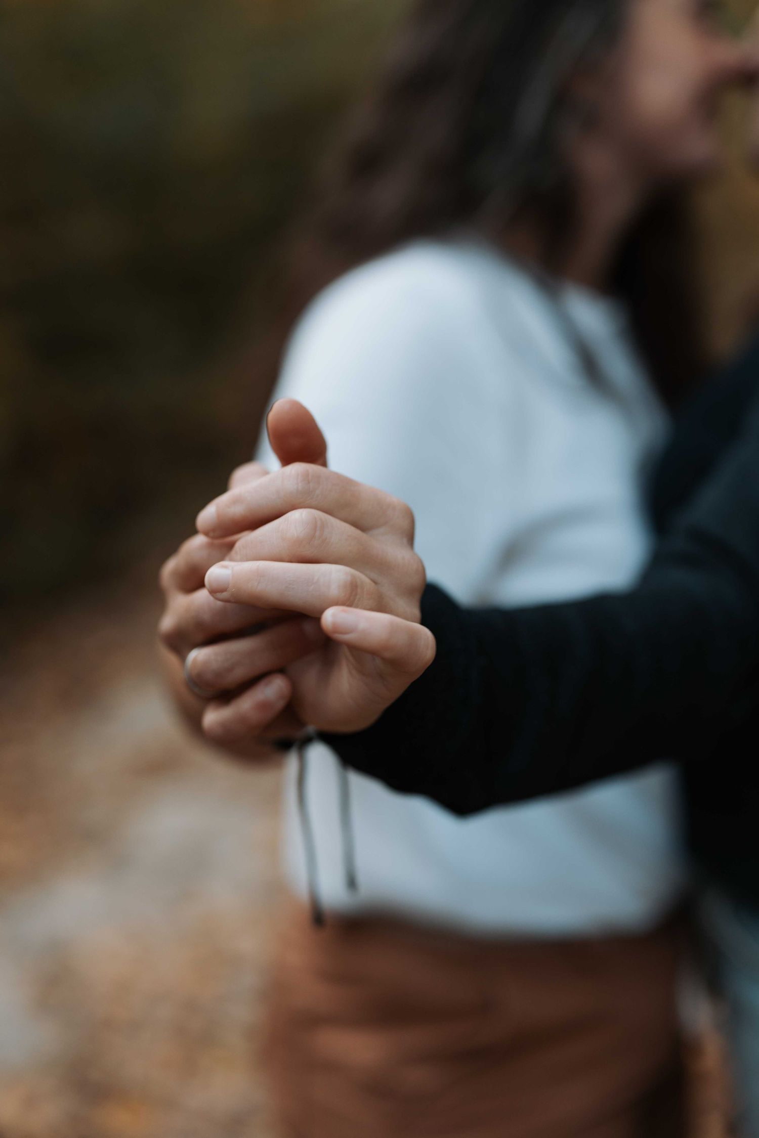 Photographe à Chartres, Eure-et-Loir, je capture vos mariages et instants de vie en famille, couple ou naissance avec émotion.