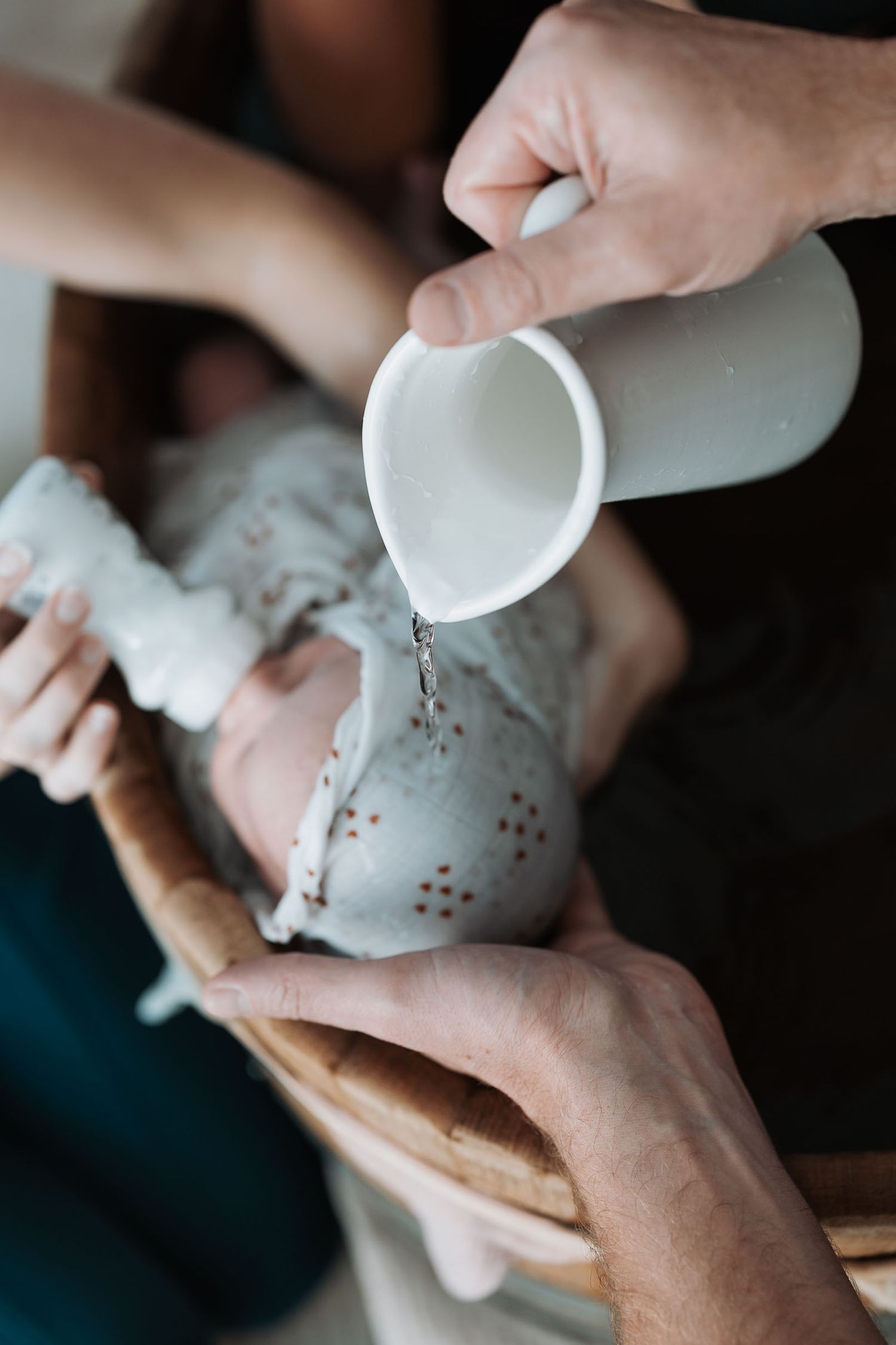Photographe à Chartres, Eure-et-Loir, je capture vos mariages et instants de vie en famille, couple ou naissance avec émotion.