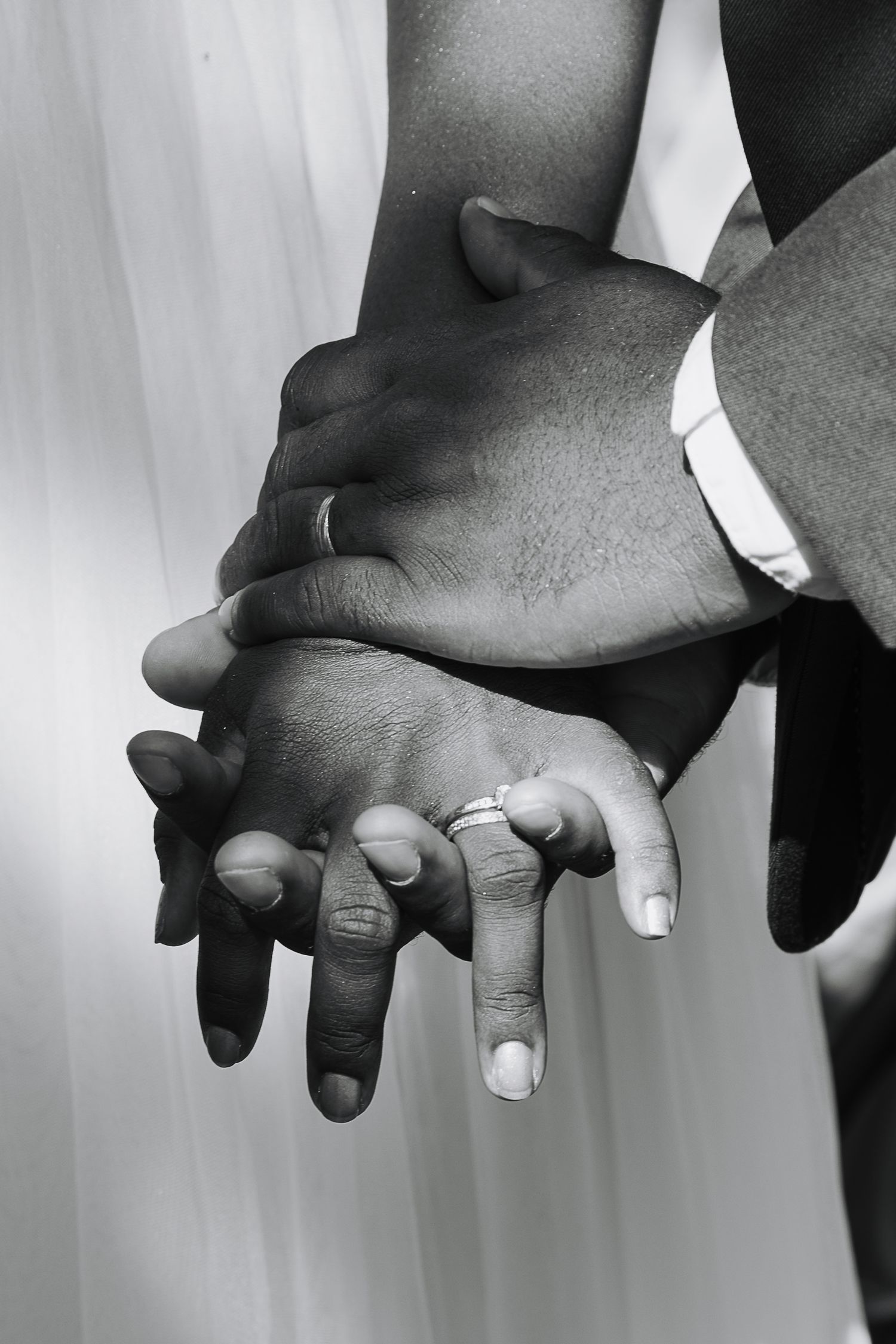 Photographe en Eure et Loir à Chartres, je vous accompagne pour capturer vos moments de vie, en famille, en couple ou lors de votre mariage