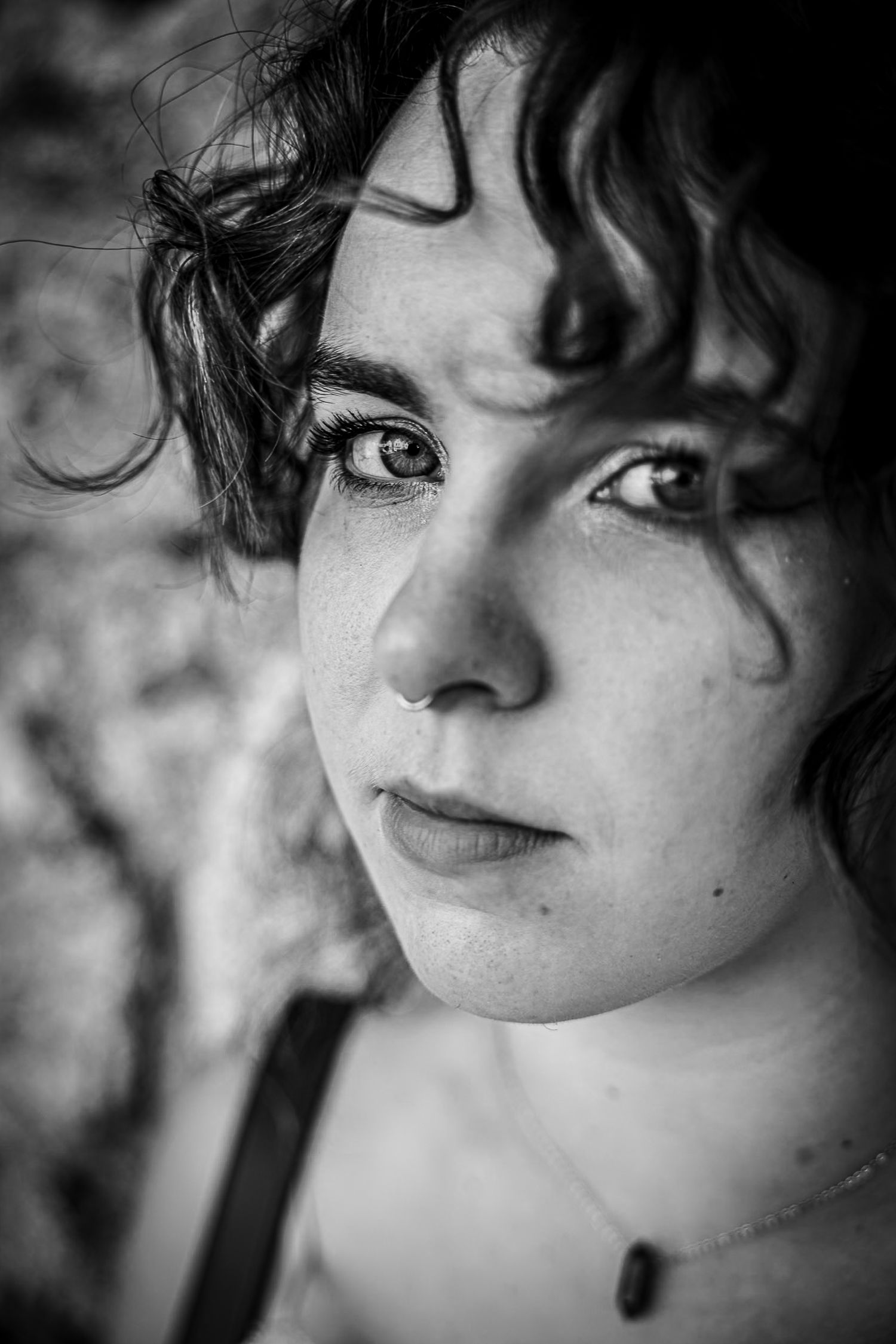 Photographe à Chartres, Eure-et-Loir, je capture vos mariages et instants de vie en famille, couple ou naissance avec émotion.