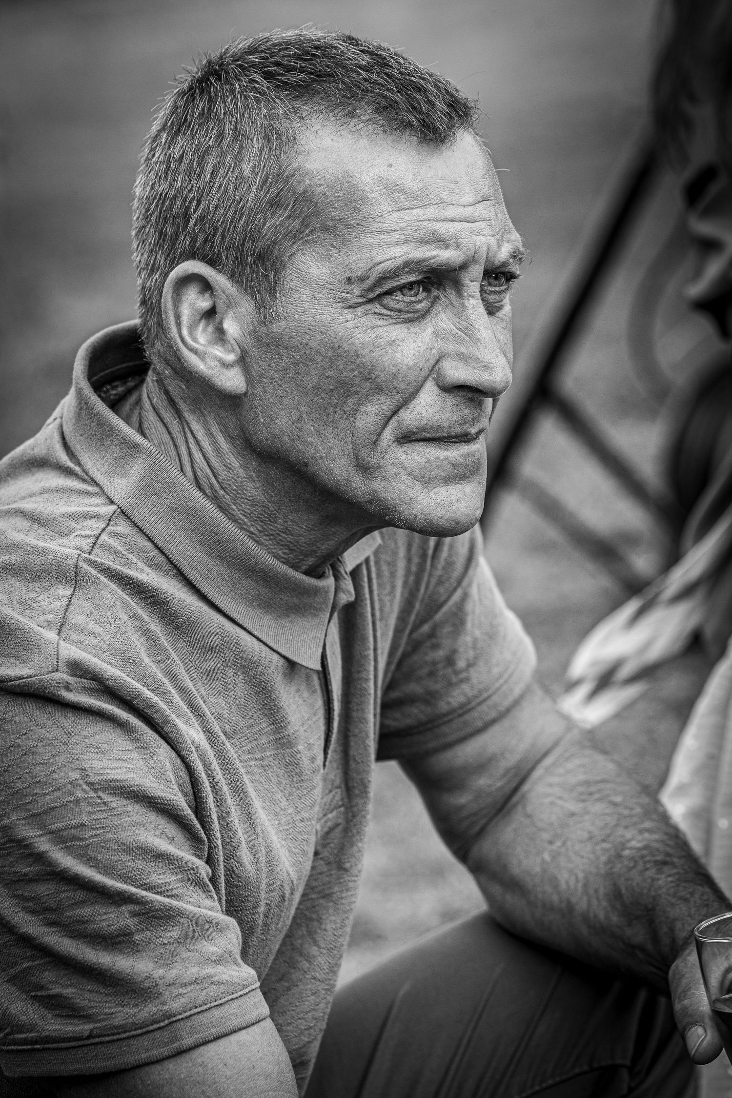 Photographe à Chartres, Eure-et-Loir, je capture vos mariages et instants de vie en famille, couple ou naissance avec émotion.