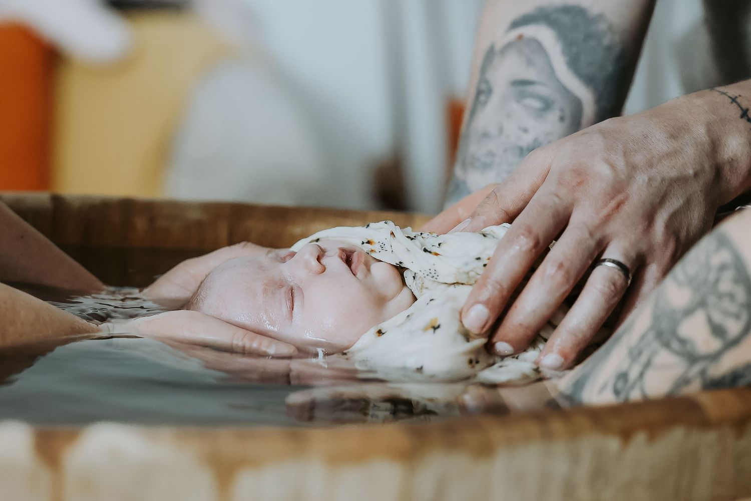Photographe en Eure et Loir à Chartres, je vous accompagne pour capturer vos moments de vie, en famille, en couple ou lors de votre mariage