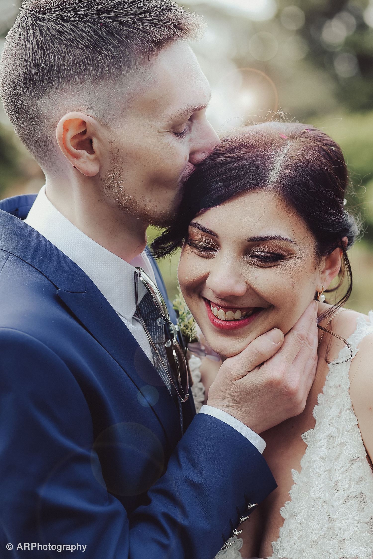 Photographe en Eure et Loir à Chartres, je vous accompagne pour capturer vos moments de vie, en famille, en couple ou lors de votre mariage