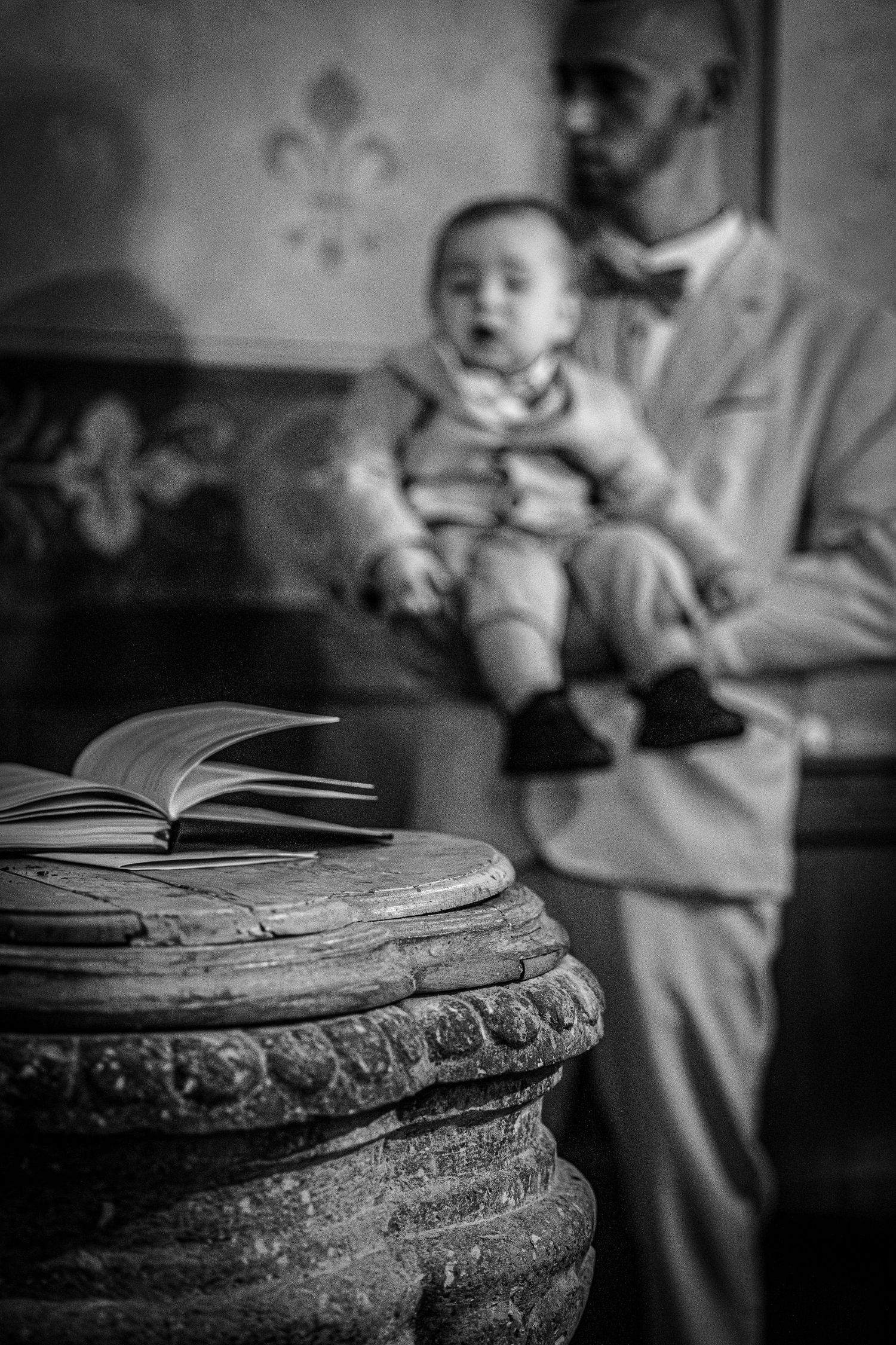 Photographe à Chartres, Eure-et-Loir, je capture vos mariages et instants de vie en famille, couple ou naissance avec émotion.