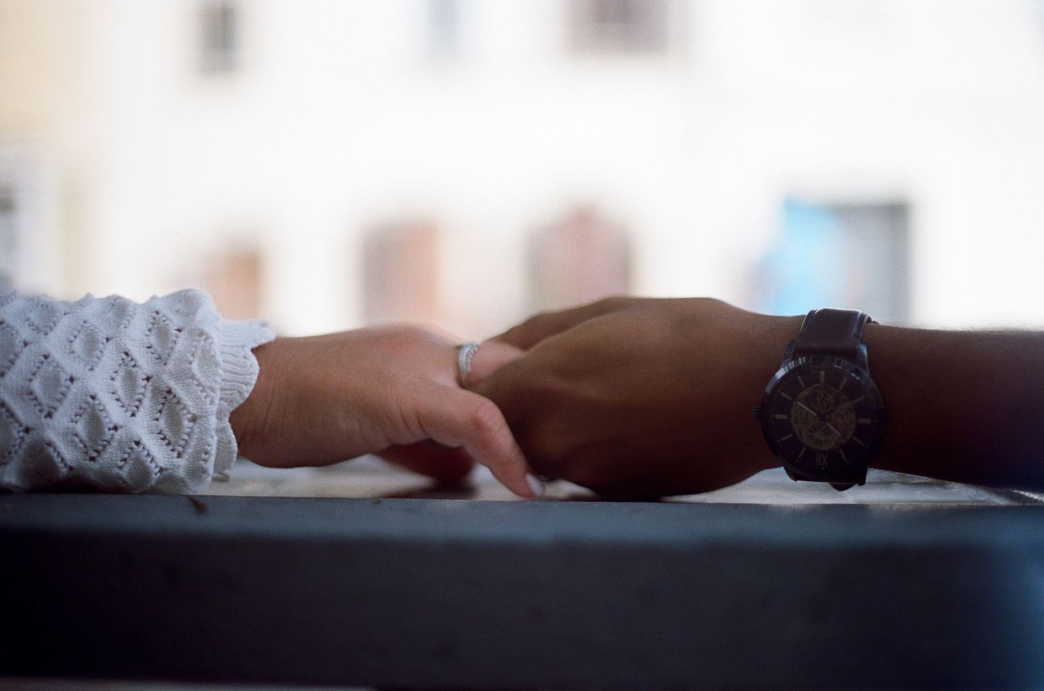 Photographe argentique mariage Chartres - portrait de couple en pellicule