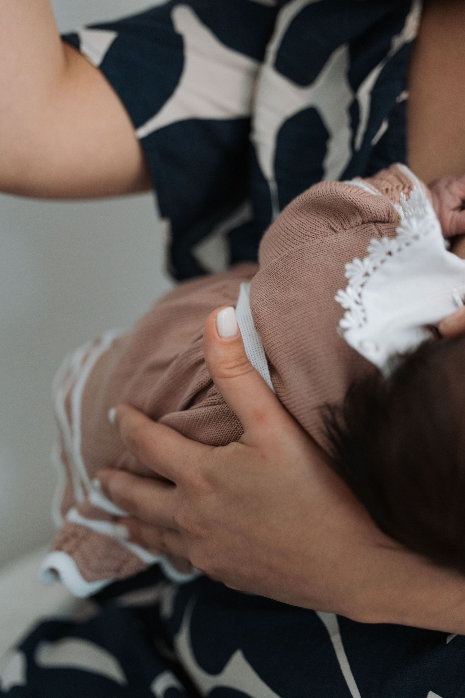 Photographe à Chartres, Eure-et-Loir, je capture vos mariages et instants de vie en famille, couple ou naissance avec émotion.