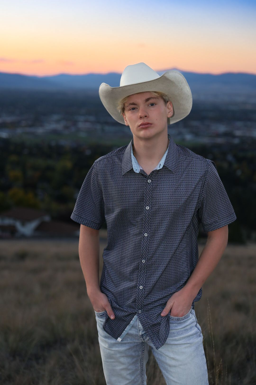 Missoula, Mt Senior graduate portrait at sunset 
Kayla Sproles Photography 2025